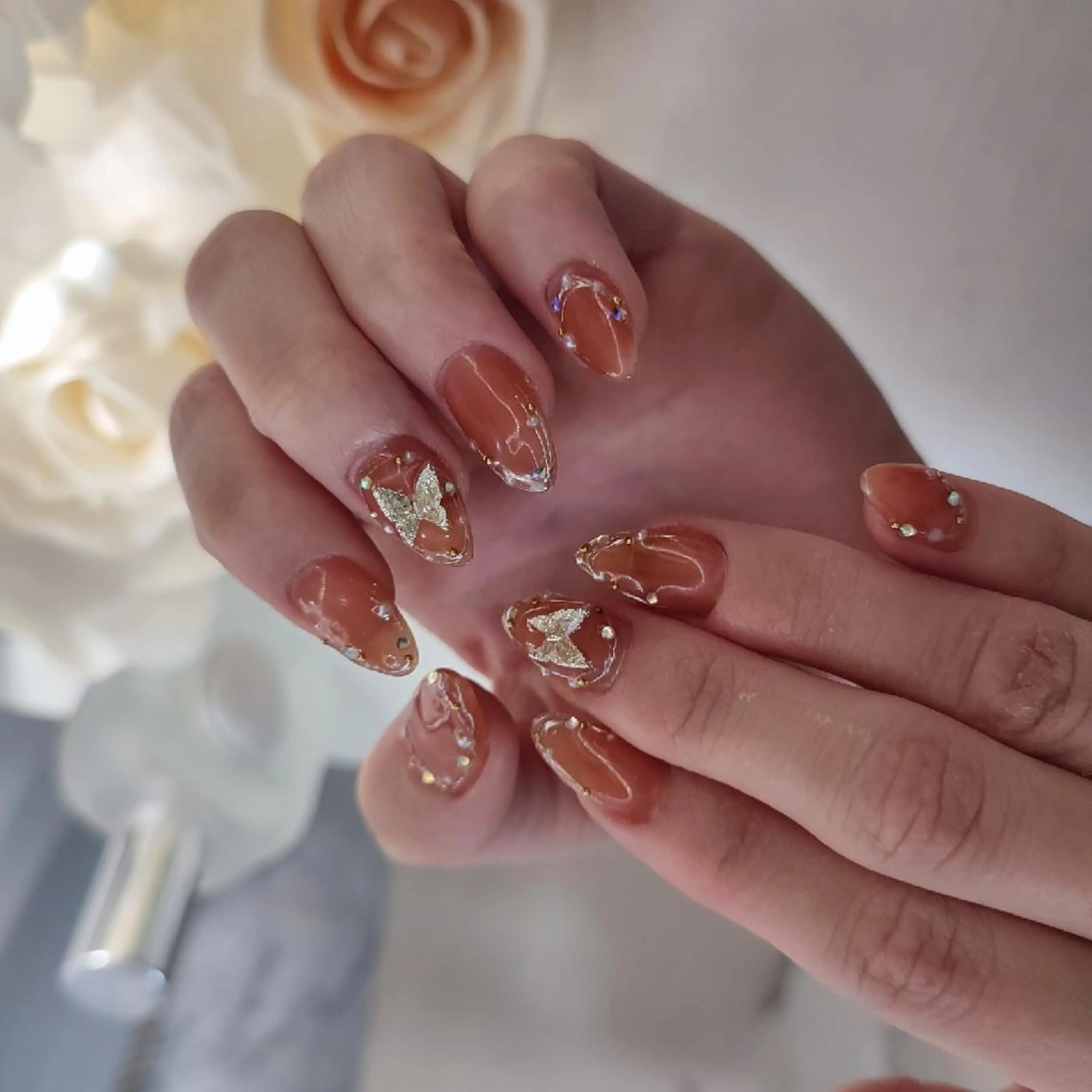 ネイル ハンドネイル RUNWAY 　　の眉毛・アイブロウイメージ