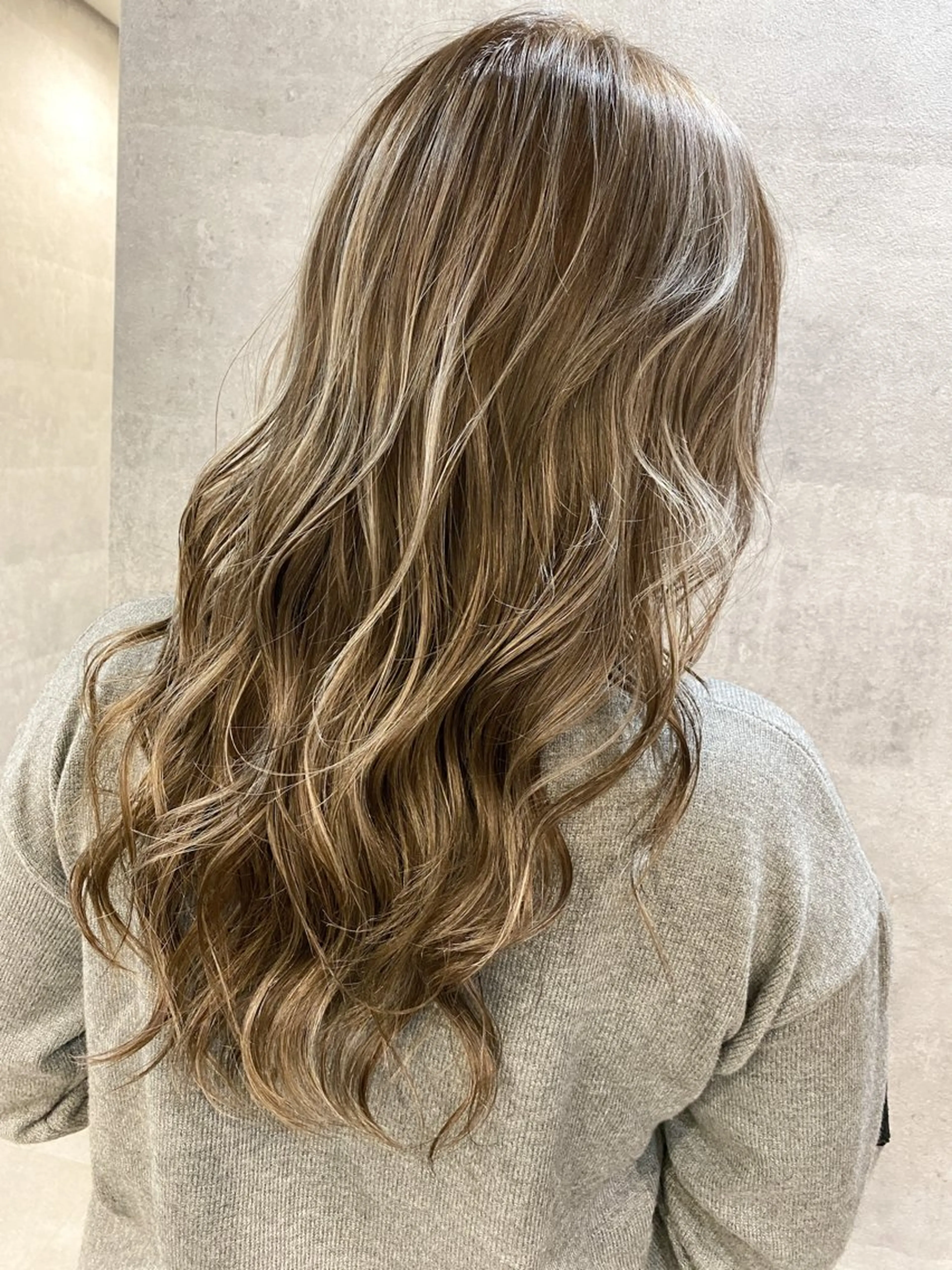 ロング ハイライト 'oli所属・🎀朝8時から🎀 HIKARIのヘアスタイル