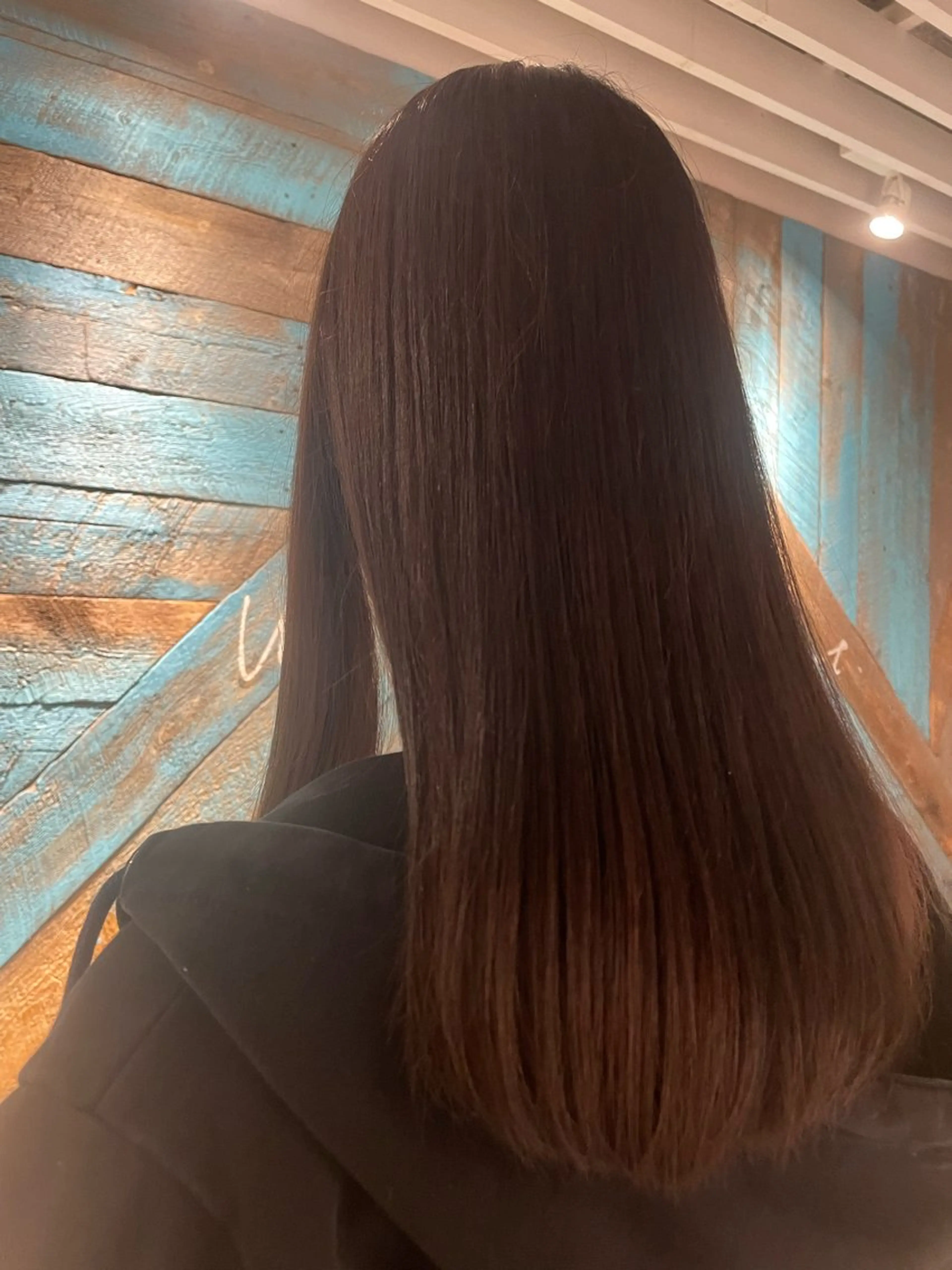 カラー ふくだももこ🍑 すっきりショートのヘアスタイル