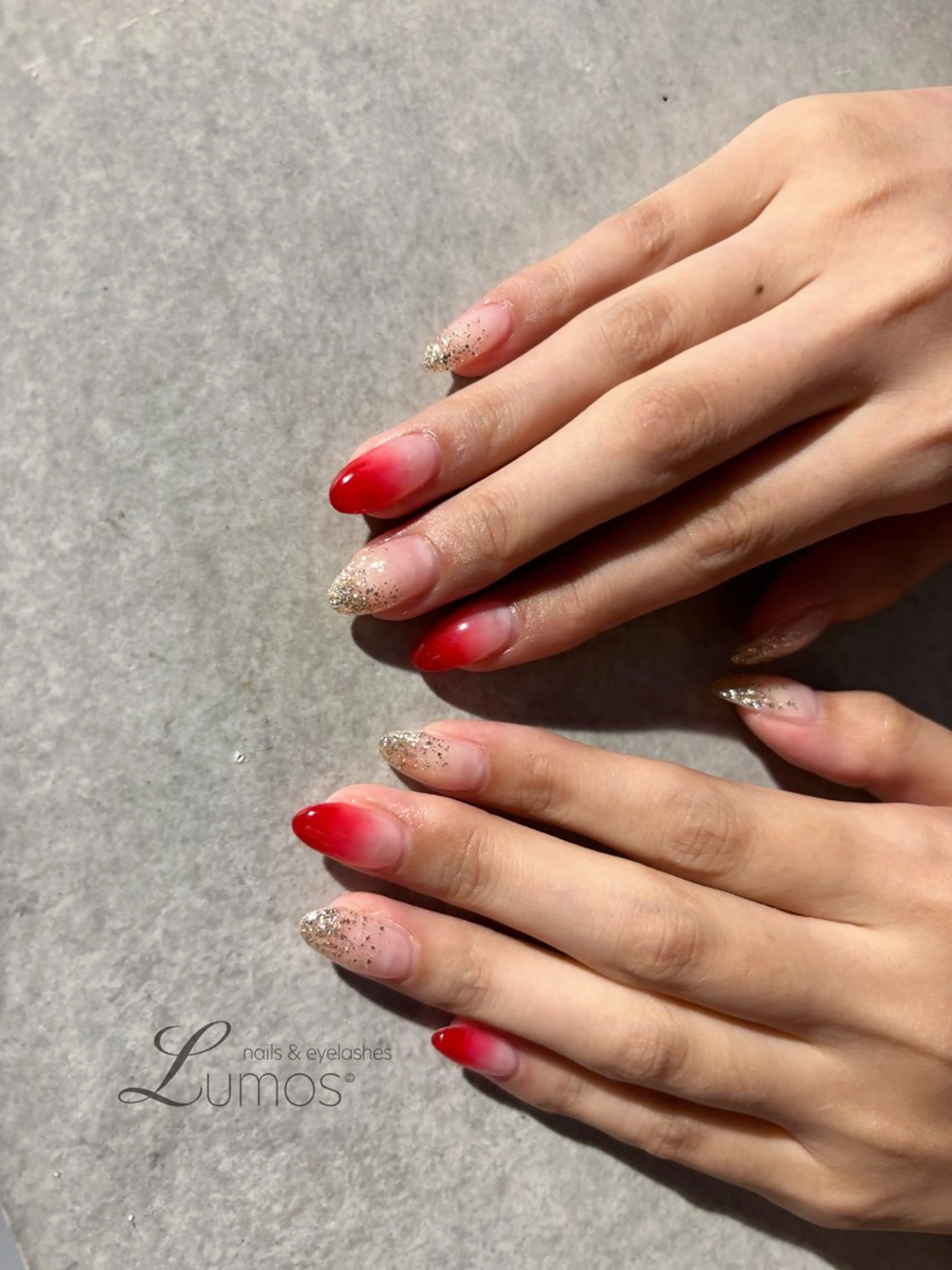 ネイル グラデーション ラメ(グリッター) 赤色 Lumos  nails&eyelashes 桜川所属・Lumos Rikaのネイルデザイン