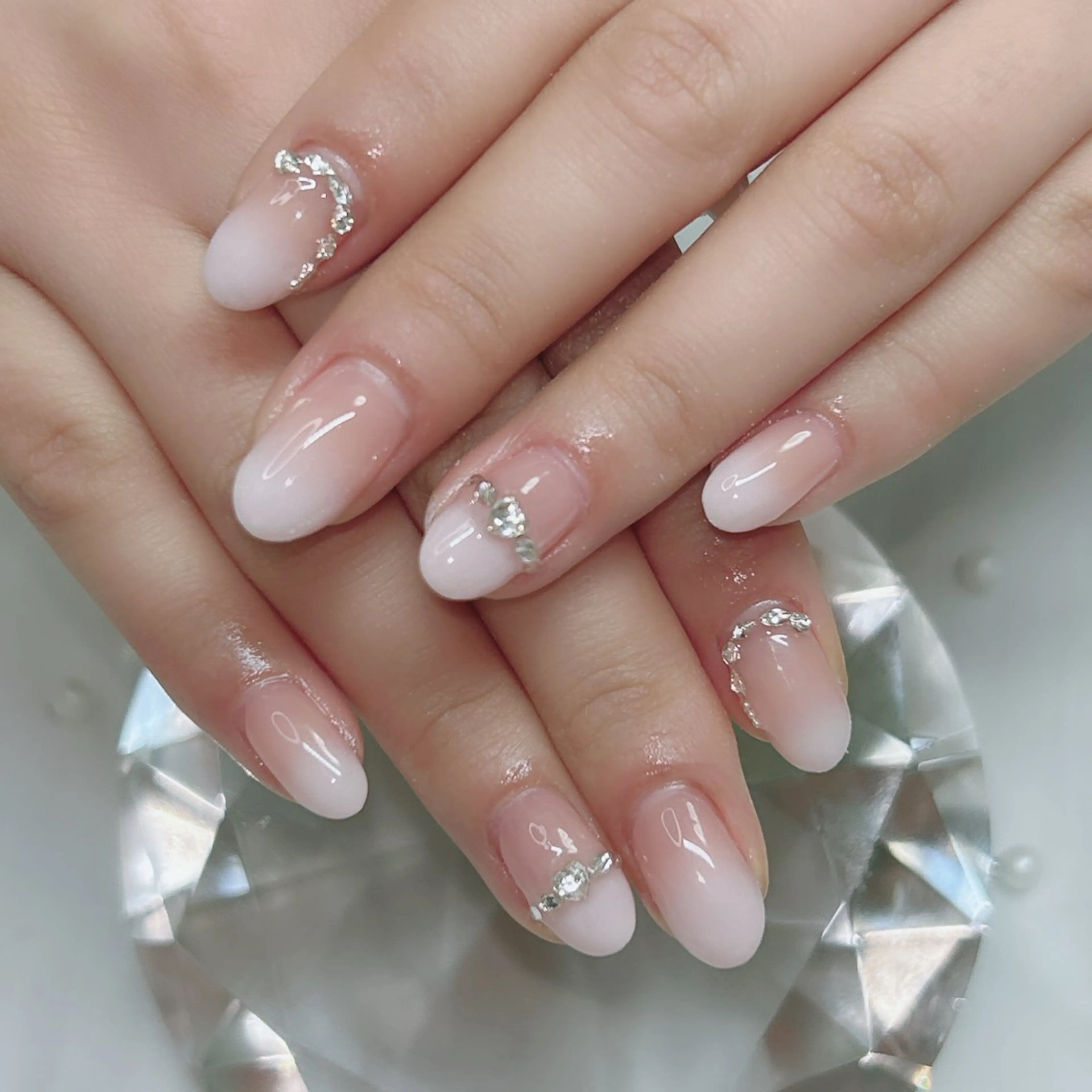 ネイル オーロラネイル ミラーネイル オフィスネイル ワンカラーネイル シンプルネイル ハンドネイル Cute Tips nailのネイルデザイン