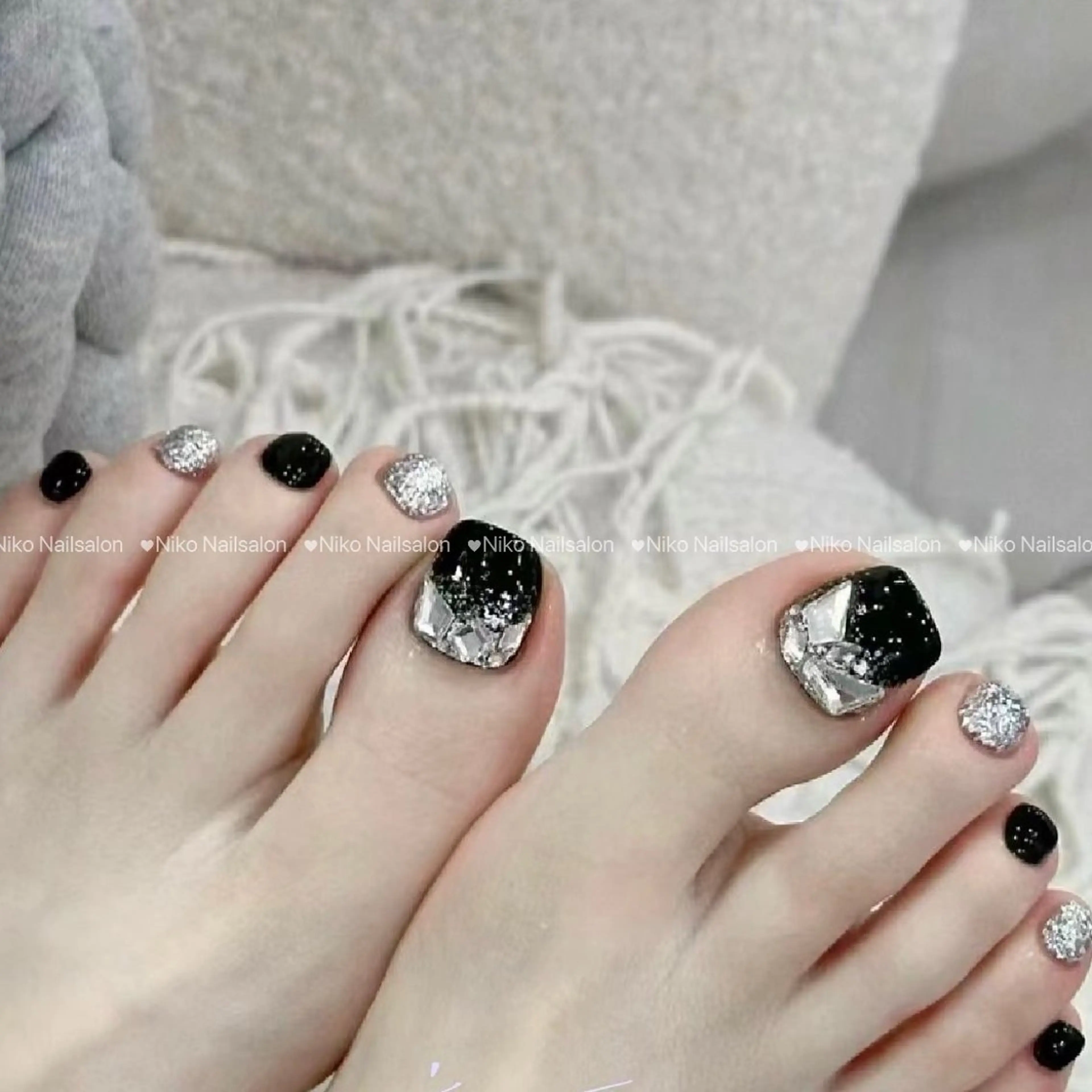 ネイル チークネイル 長さ出し フットネイル フレンチネイル ジェルネイル Niko Nail salon 銀座本店のネイルデザイン