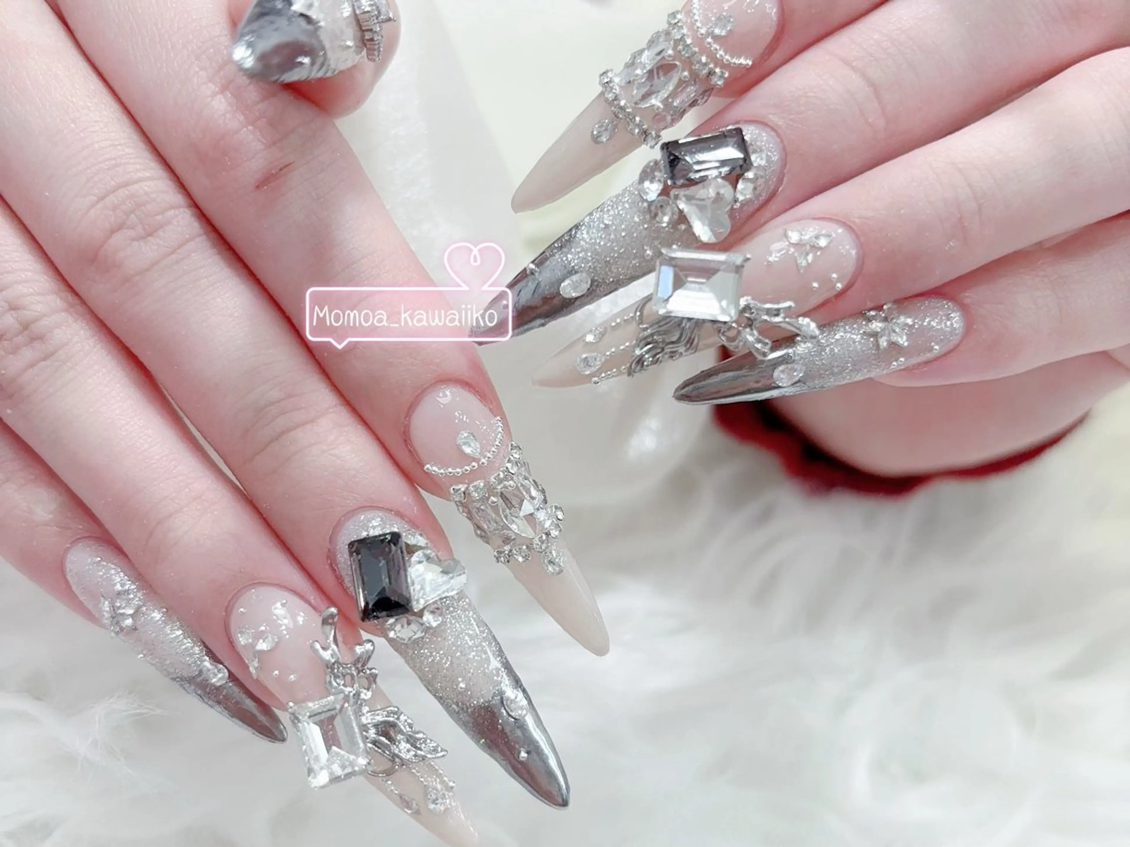 ネイル 成人式 ロングネイル マグネットネイル 大理石ネイル(マーブル) リボン ハンドネイル MoMoA Nail ネイル長さ出し専門店のネイルデザイン