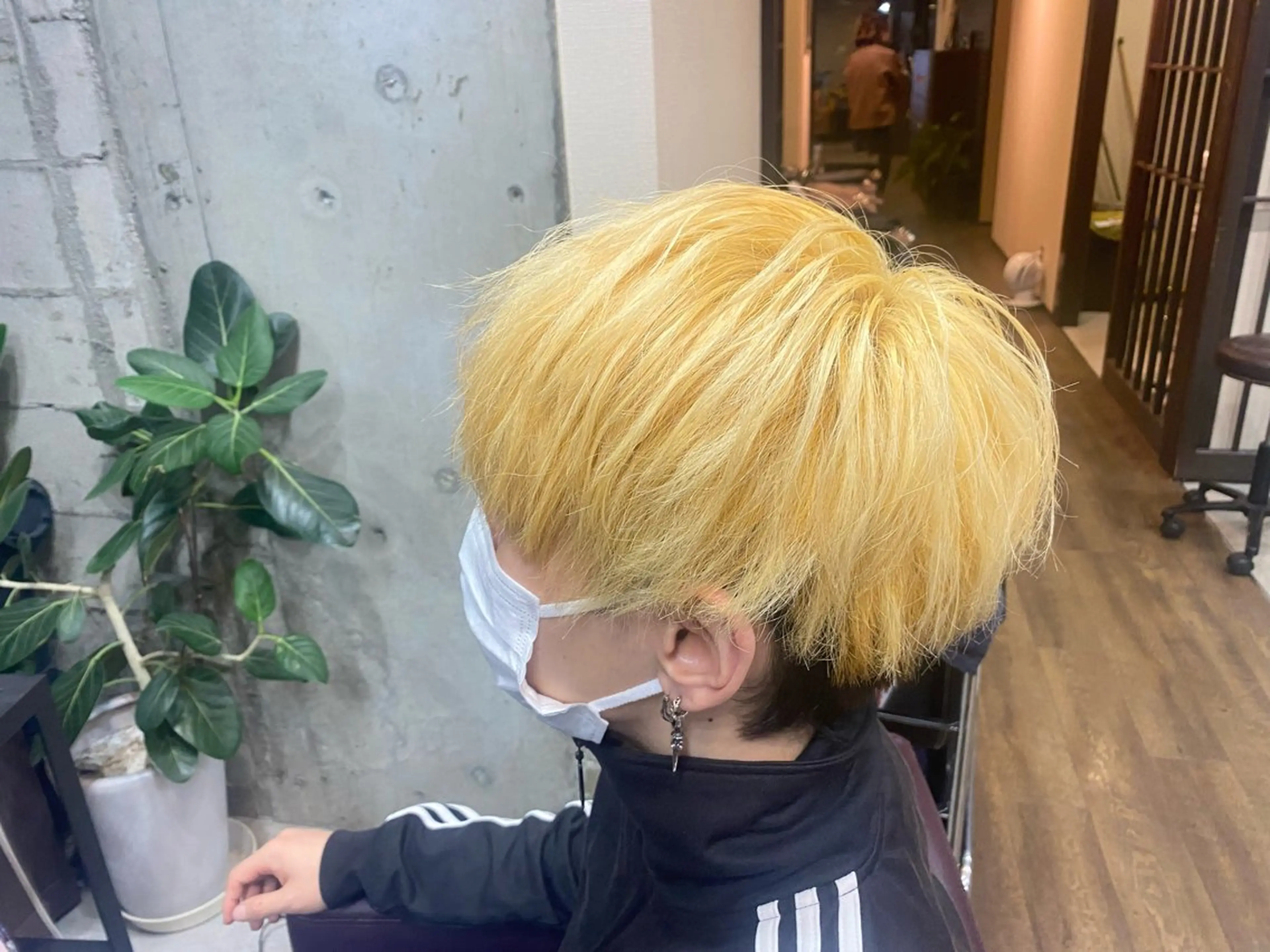 カラー メンズ メンズブリーチ ブリーチ hairsalon  a-to所属・多賀 凌空のヘアスタイル