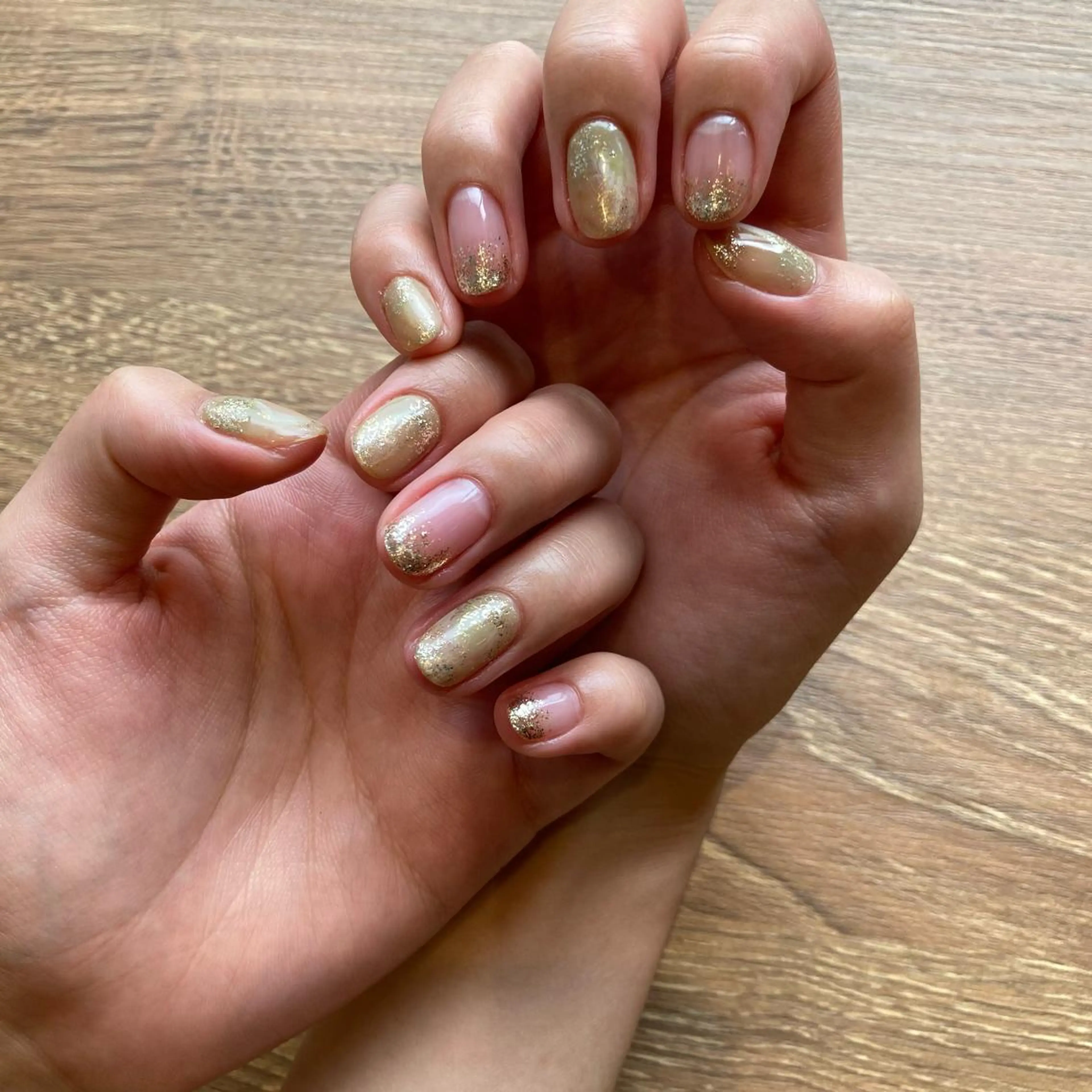 ネイル ニュアンスネイル mano+所属・砂田 はるかのネイルデザイン