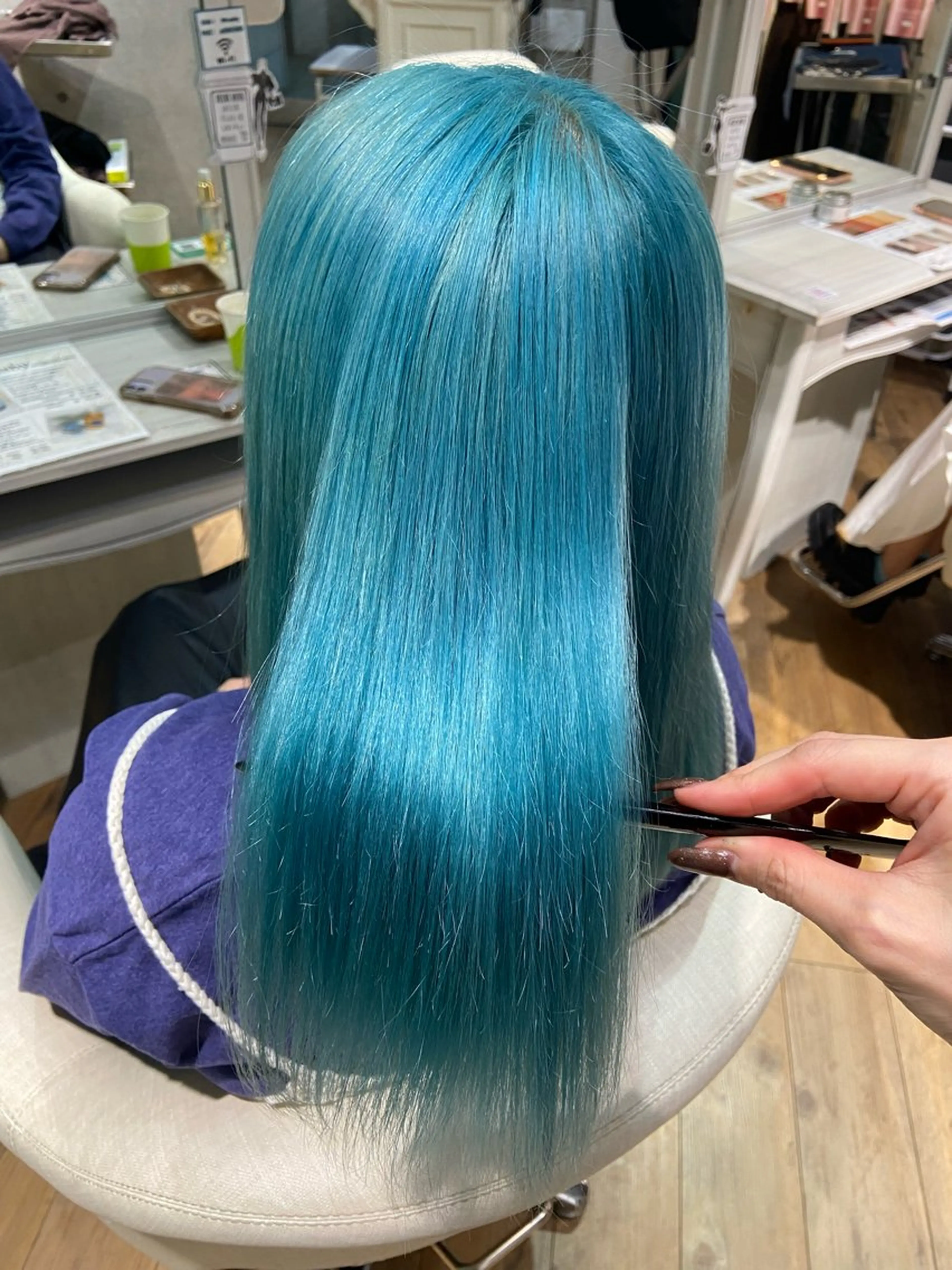 ミディアム カラー ブルーカラー ヘアカラー トリートメント 🧸プルエクステ❤︎ ネイルKAO🧸のヘアスタイル