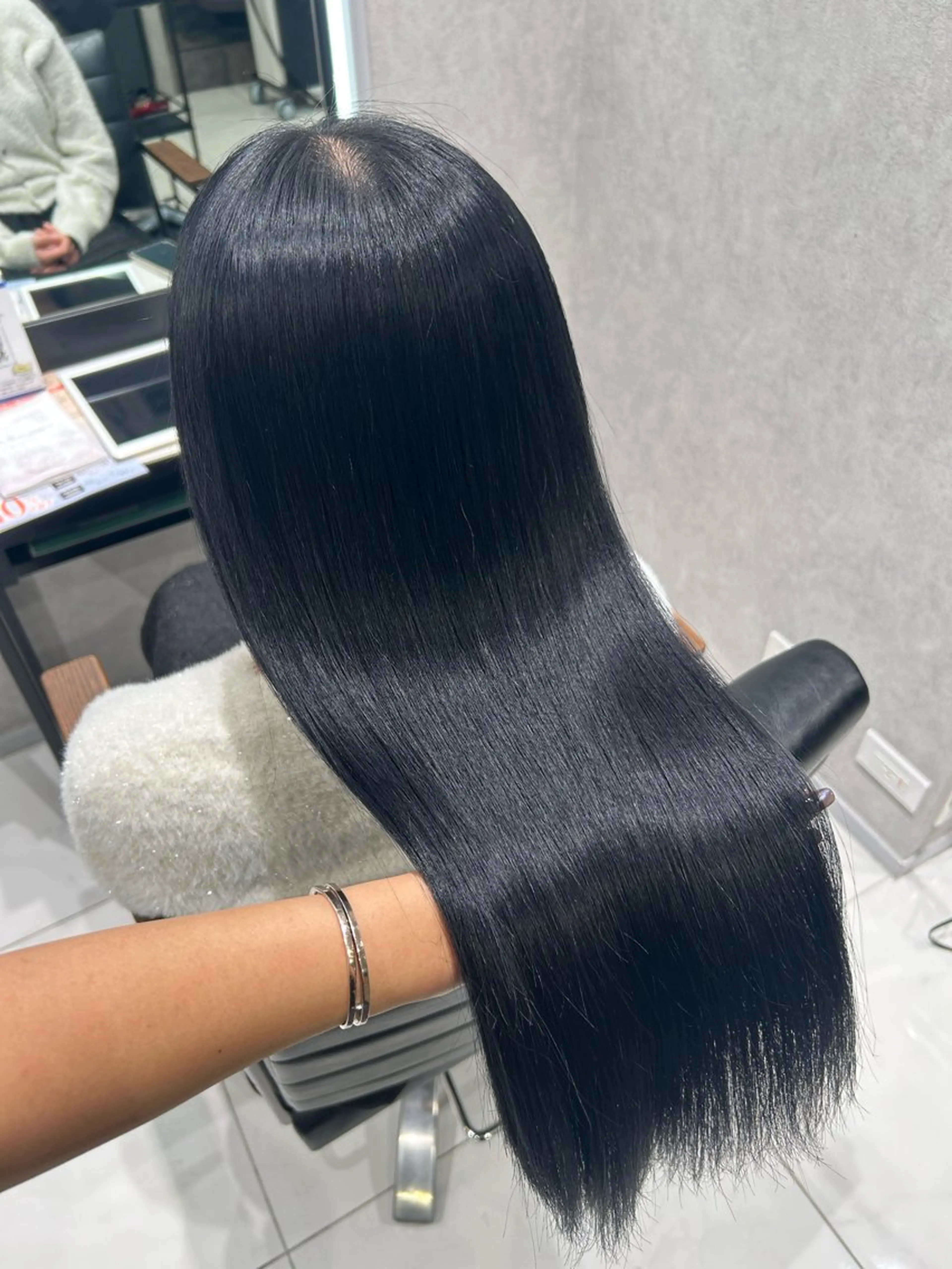 カラー 黒髪 ブルーカラー ブルーブラック 透明感カラー💙 束感まつげ🪼海月のヘアスタイル