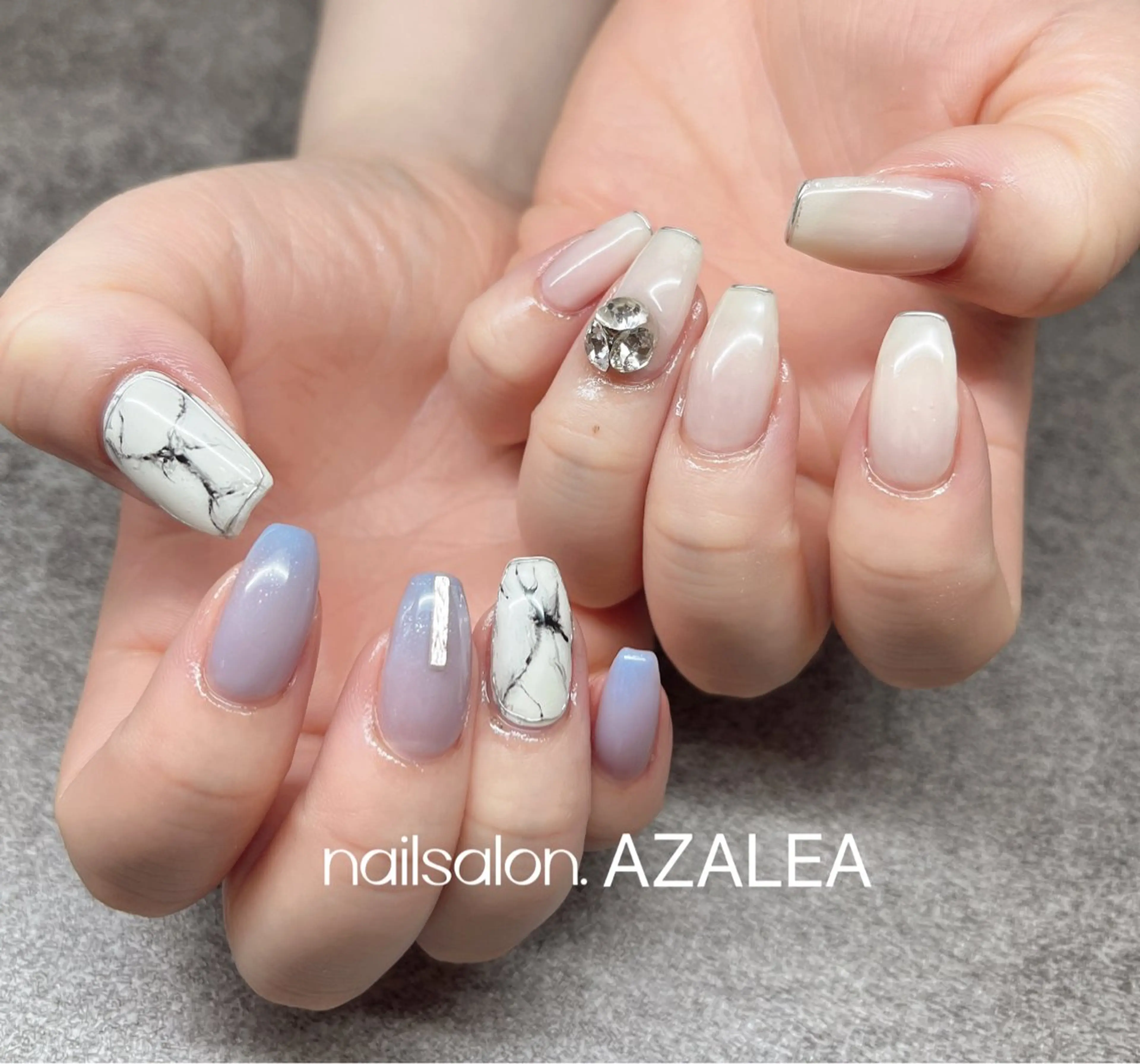 ネイル R inのネイルデザイン