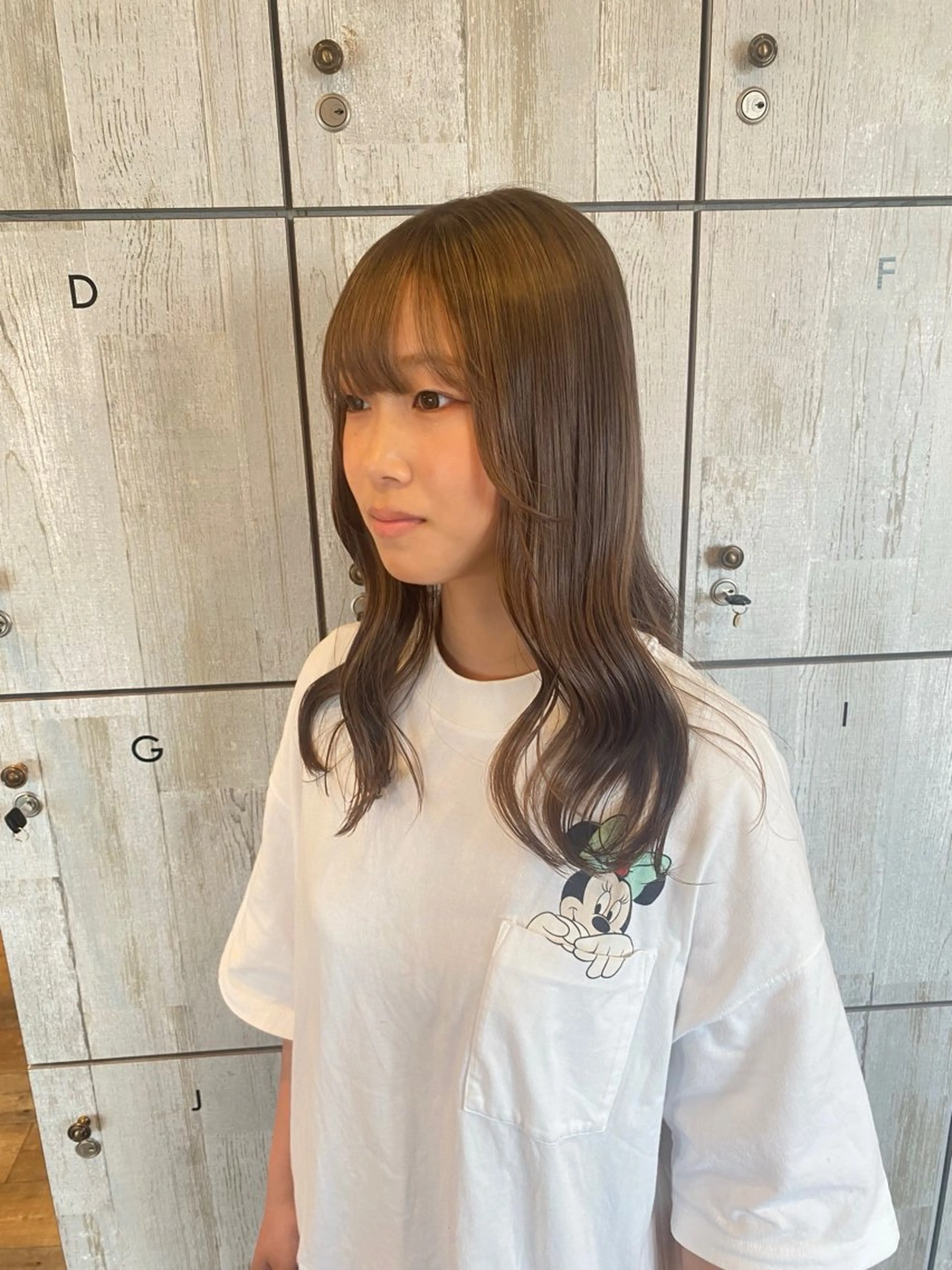 ミディアム カラー あいさ🤍ムラ無しカ ラー🤍のヘアスタイル