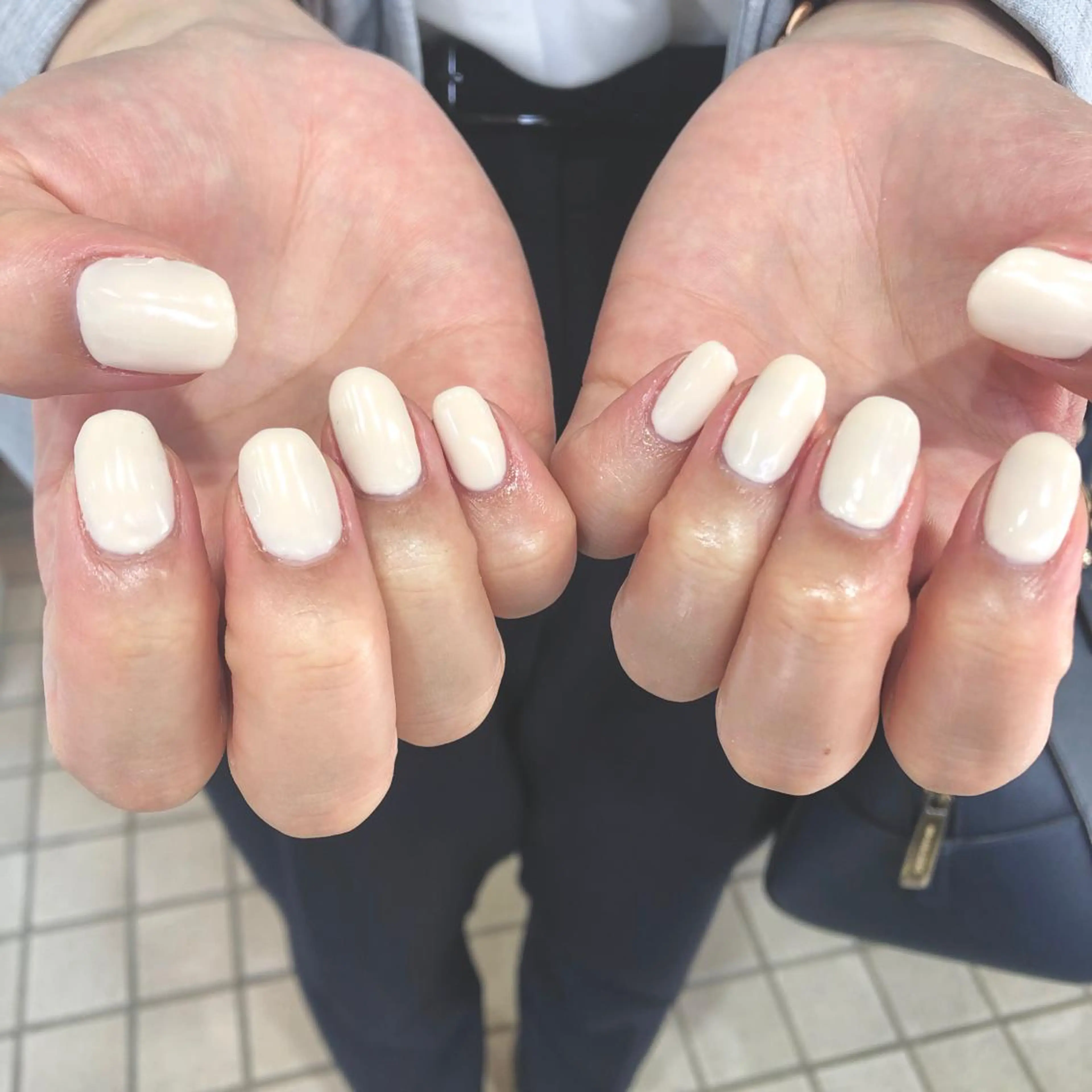 ネイル ワンカラーネイル ハンドネイル 韓国ヘア🦋 MIYUのヘアスタイル