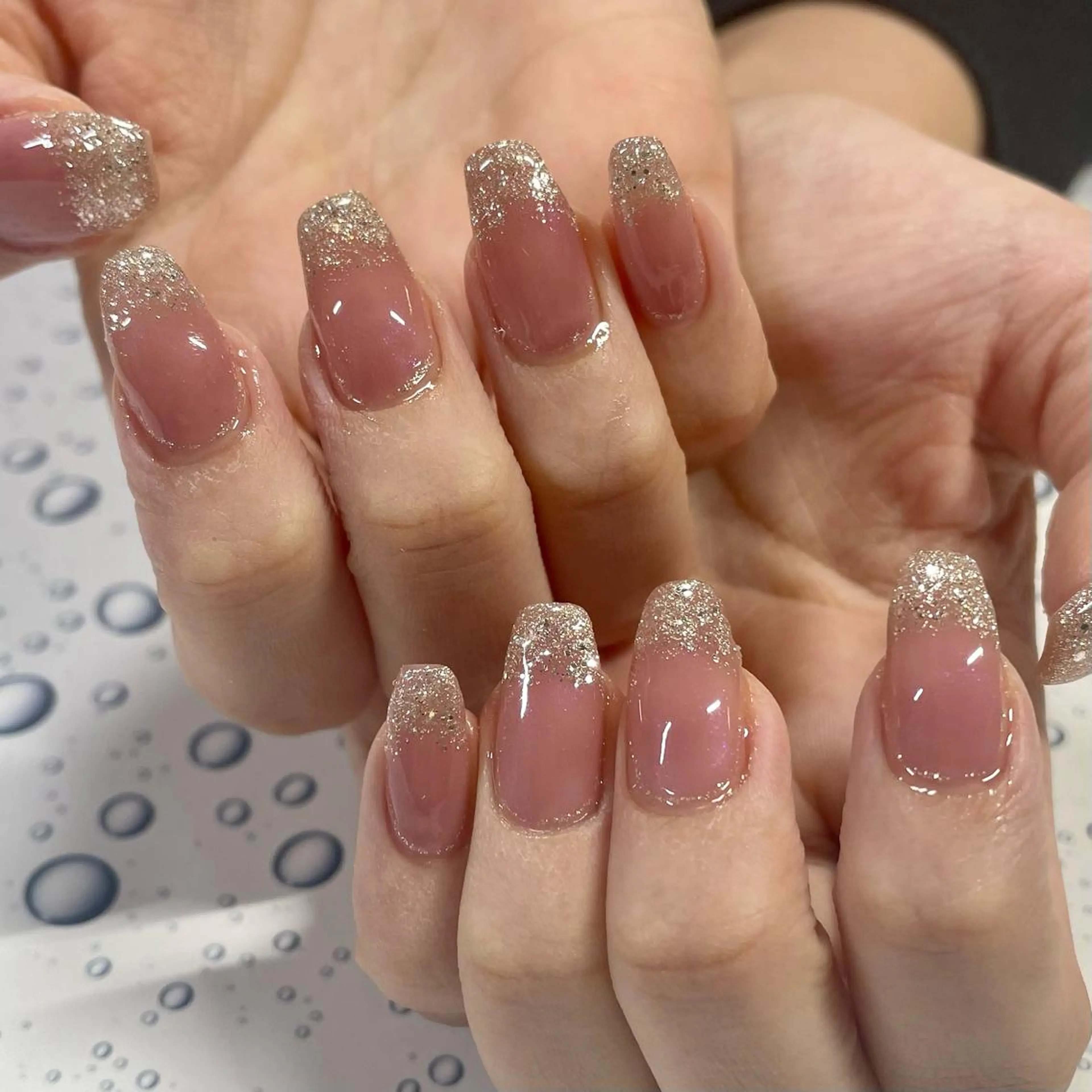 ネイル グラデーション ラメ(グリッター) ラメグラデーション 奥園 良恵のネイルデザイン