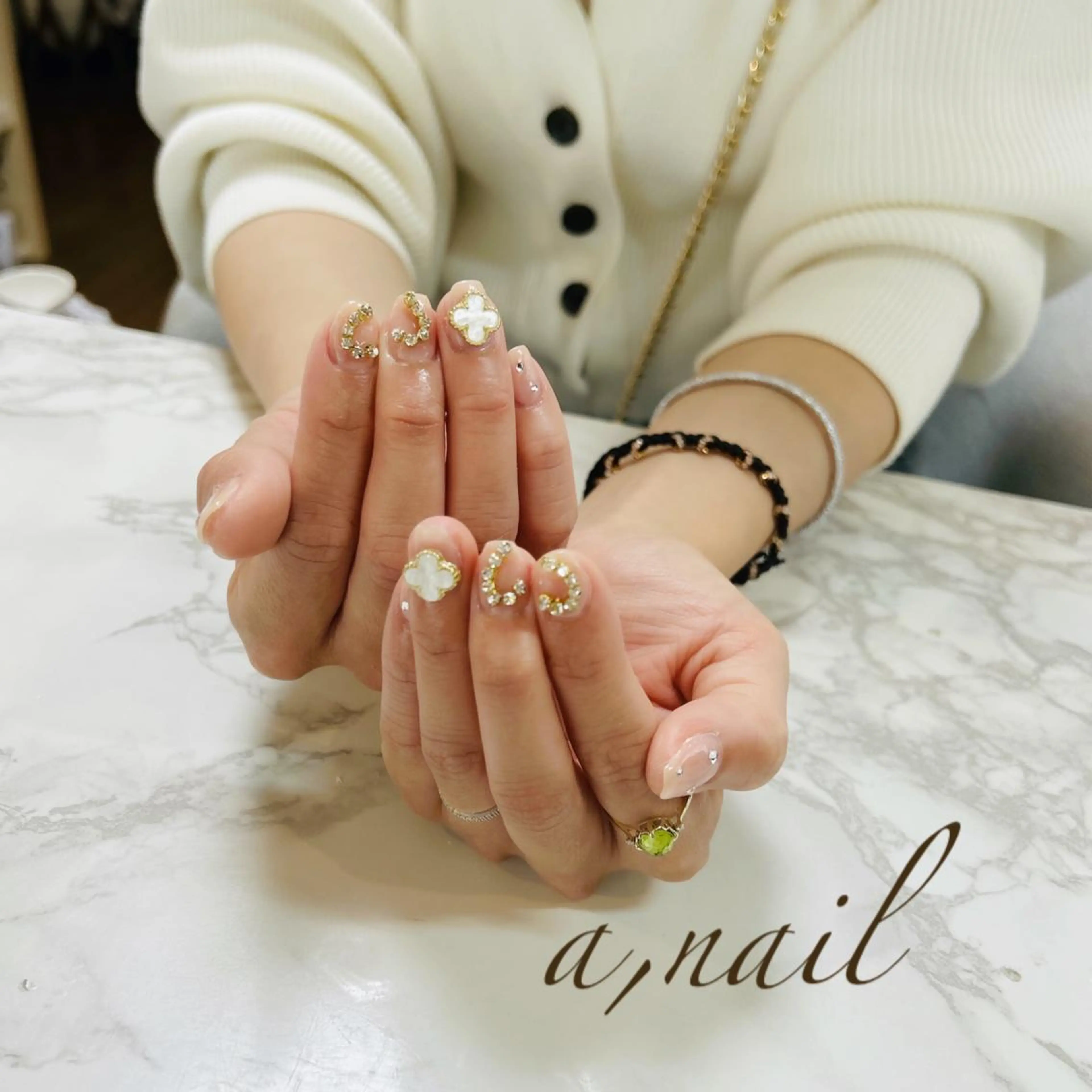 ネイル ジェルネイル グラデーション ハート キラキラネイル ワンカラーネイル ハンドネイル ネイルサロン エーネイルのネイルデザイン