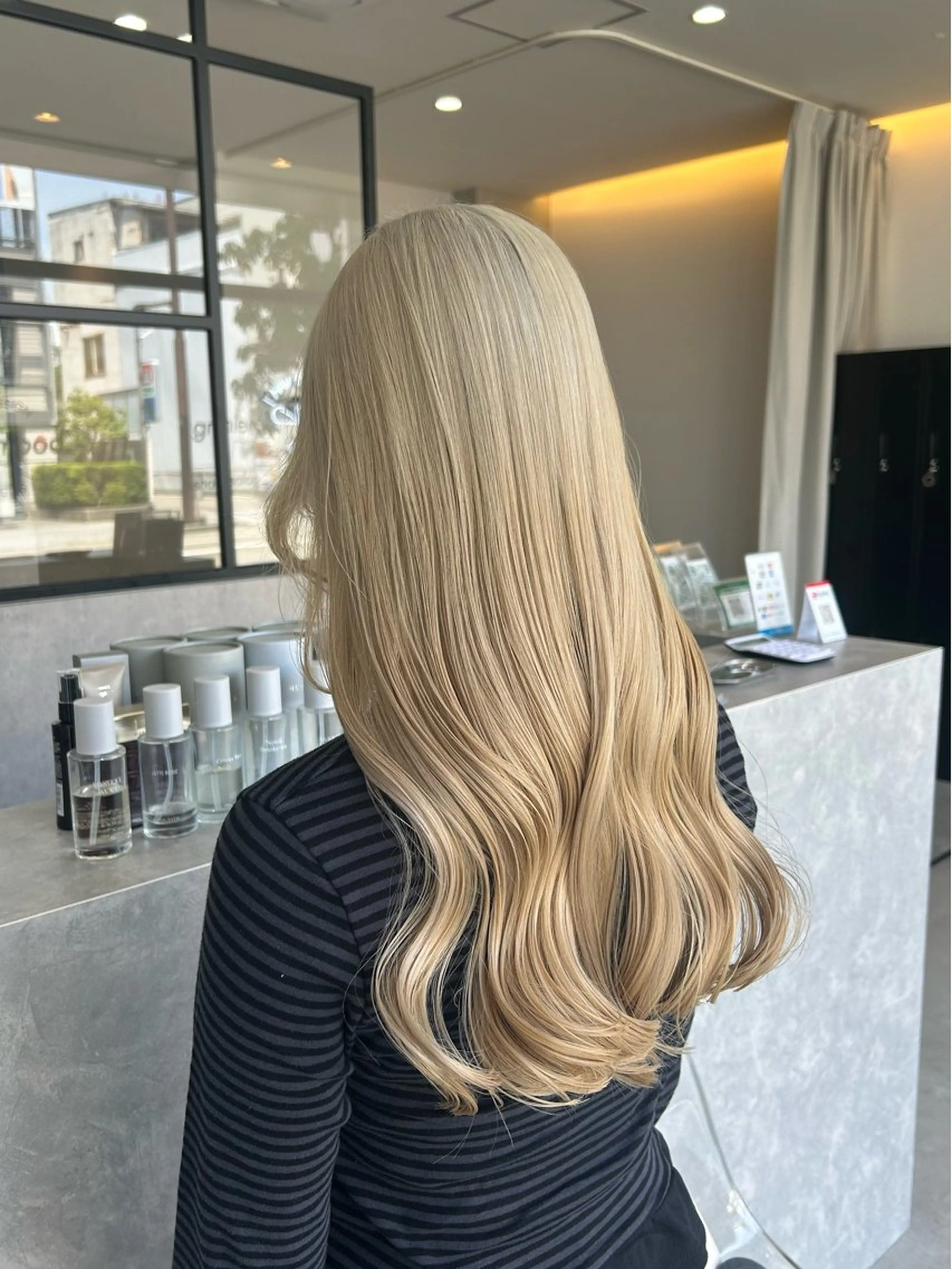 ロング ヘアカラー 荒谷 薫のヘアスタイル