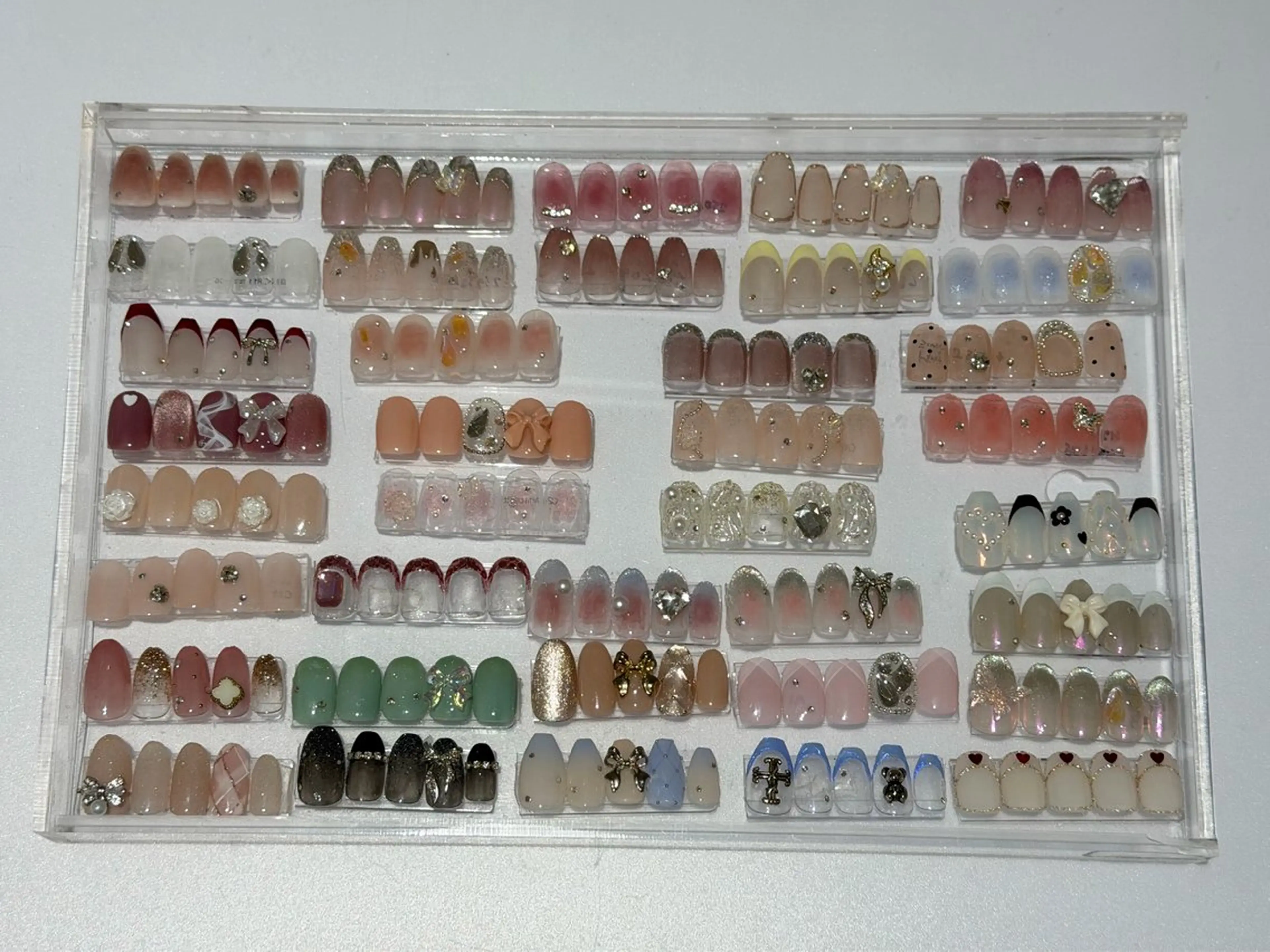 ネイル アートネイル チークネイル フレンチネイル 持ち込み ハンドネイル eri premiereのネイルデザイン