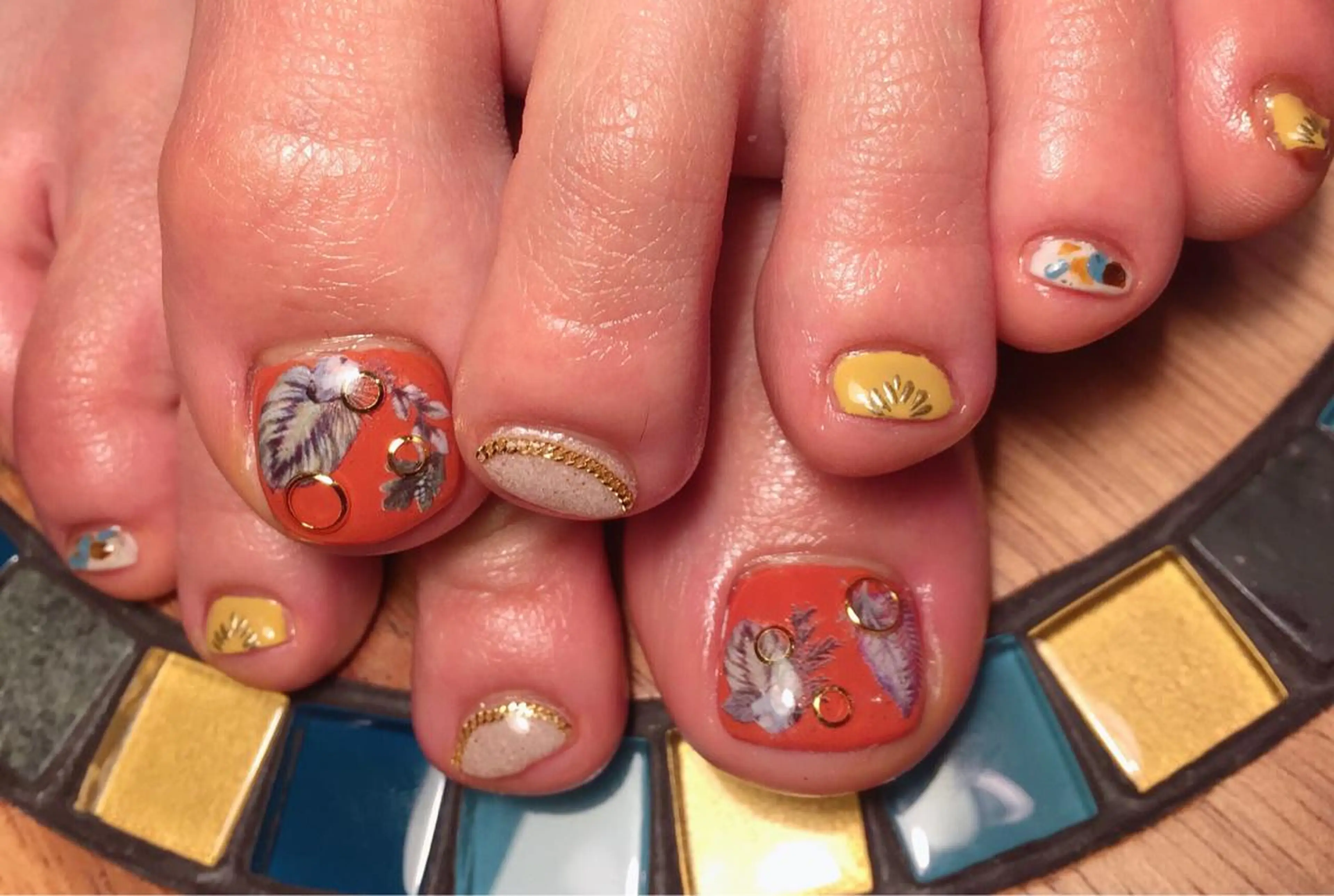 ネイル ｱｲﾗｯｼｭ ﾈｲﾙ ｻﾛﾝ つけるのマツエク・マツパデザイン