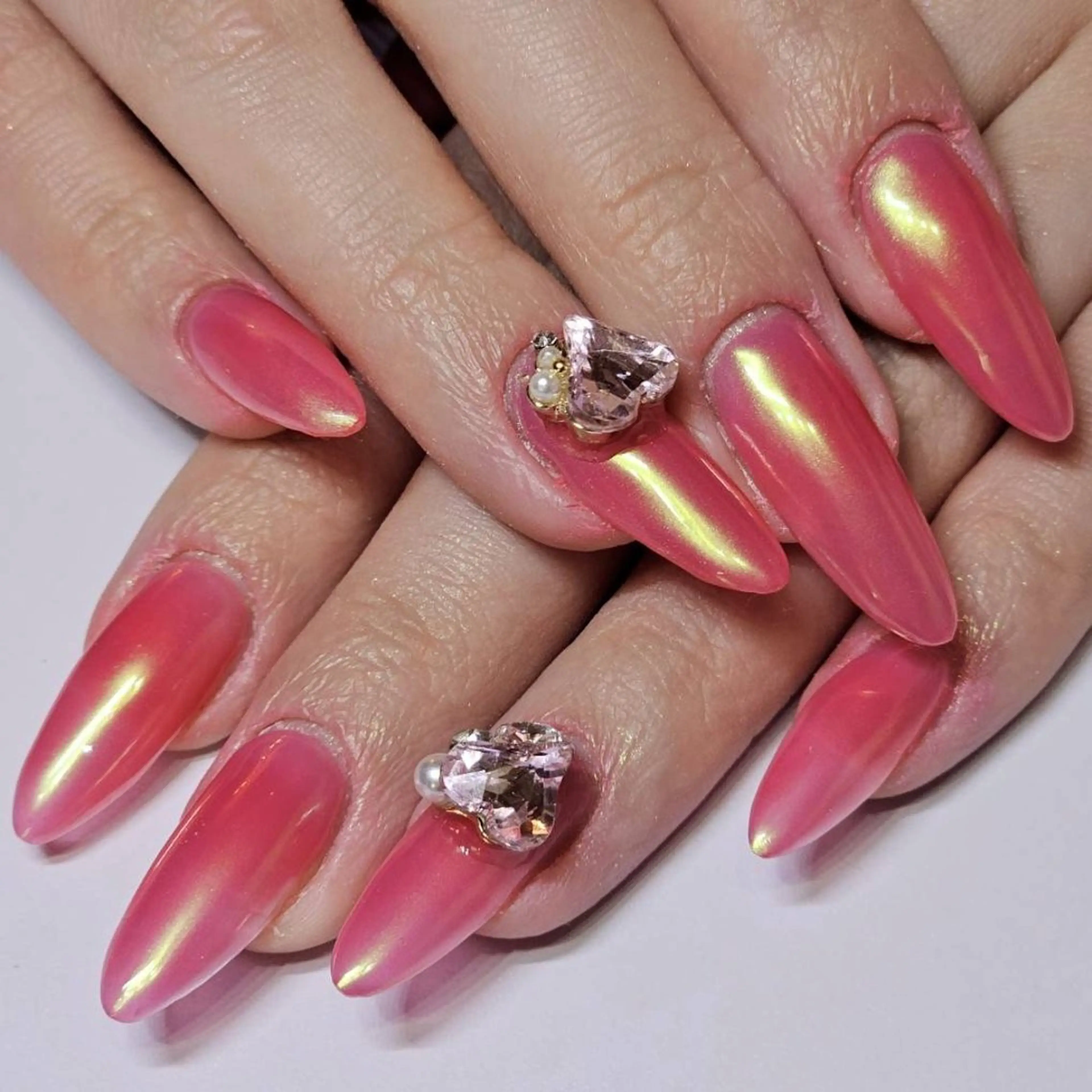 ネイル オーロラネイル ワンカラーネイル ピンク ハンドネイル よしだ ひろきのネイルデザイン