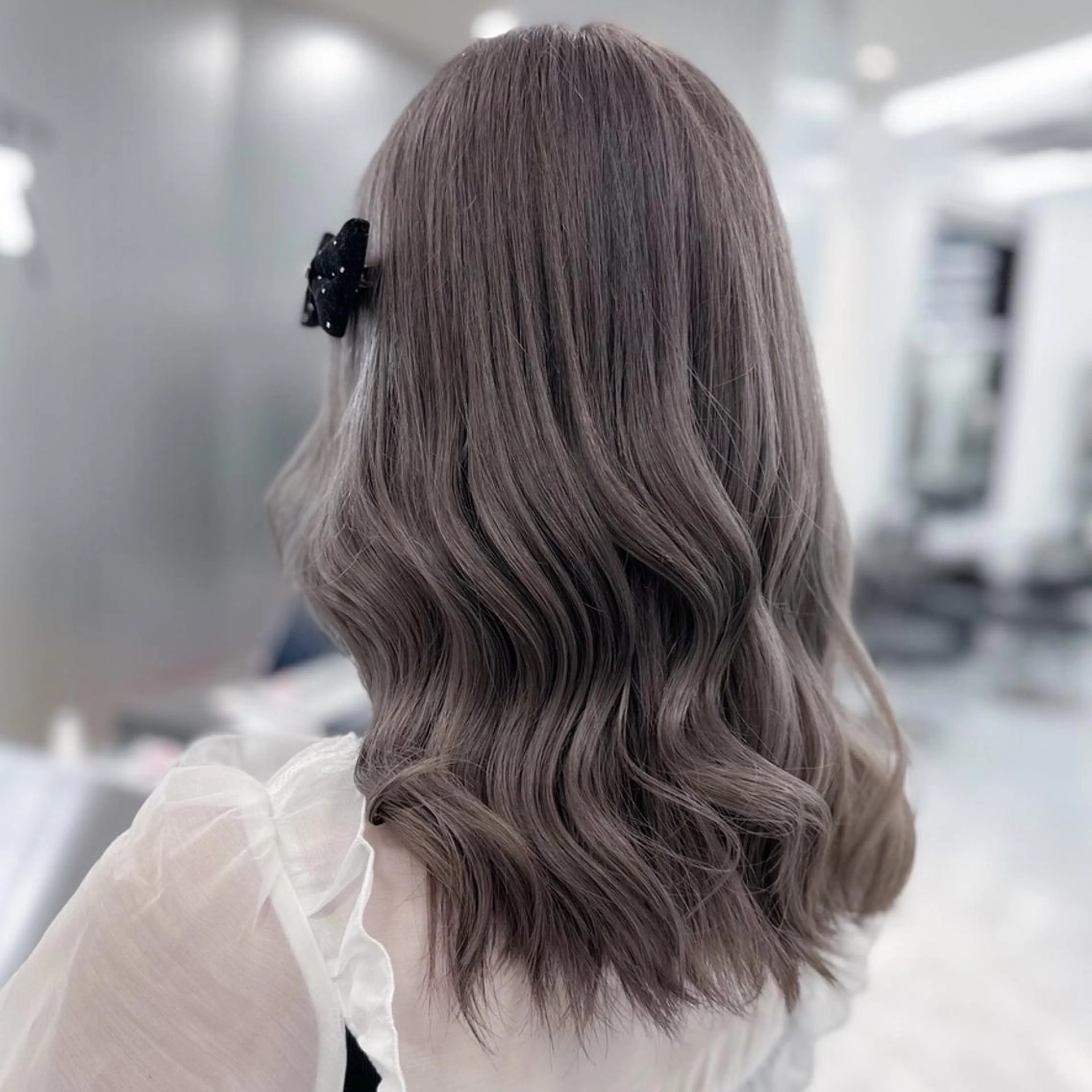 カラー 柔らか🪽うる艶 🎀ブリーチカラーのヘアスタイル