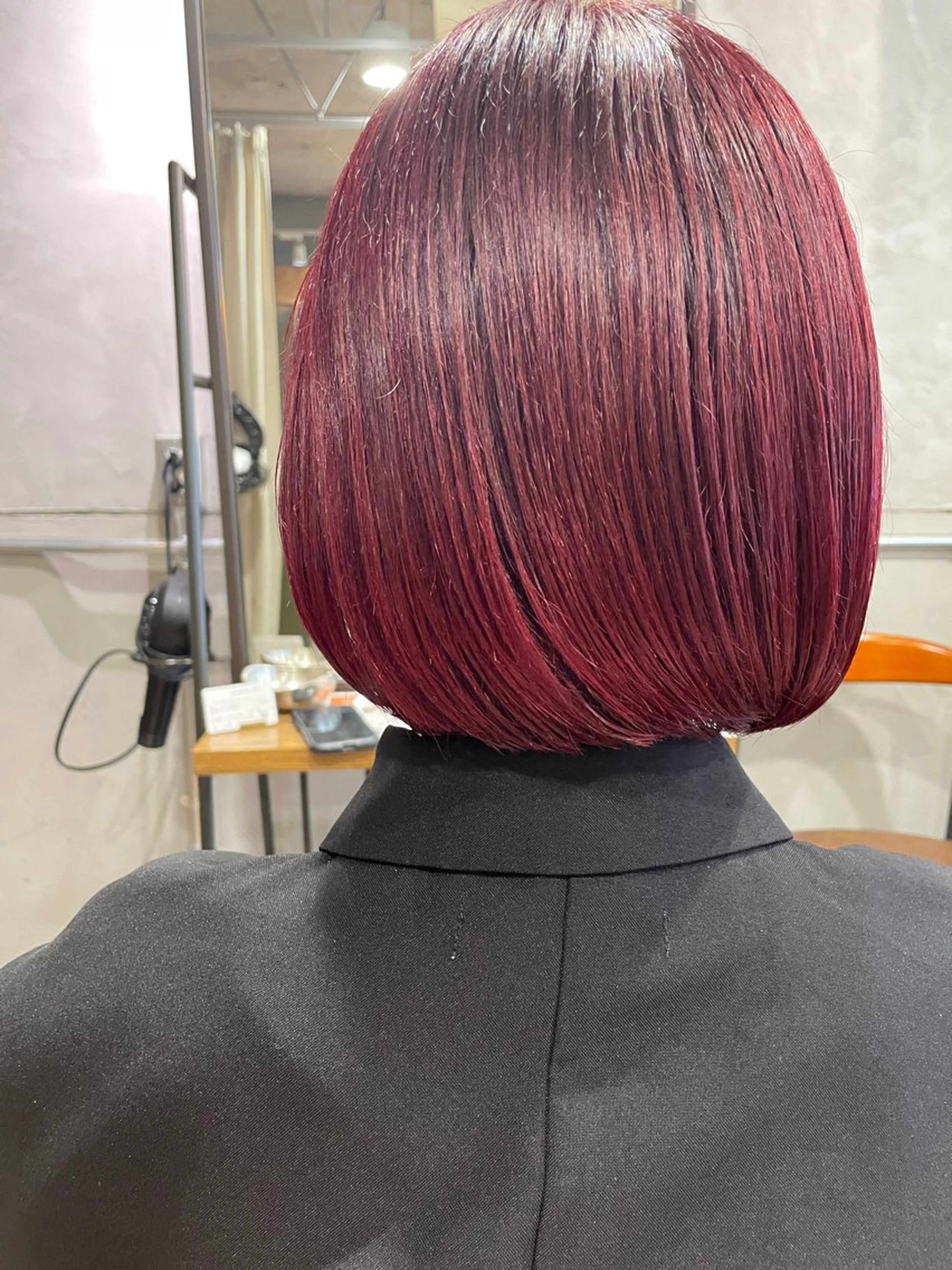 ショート カラー ブリーチ カット ヘアカラー トリートメント さの あやねのヘアスタイル