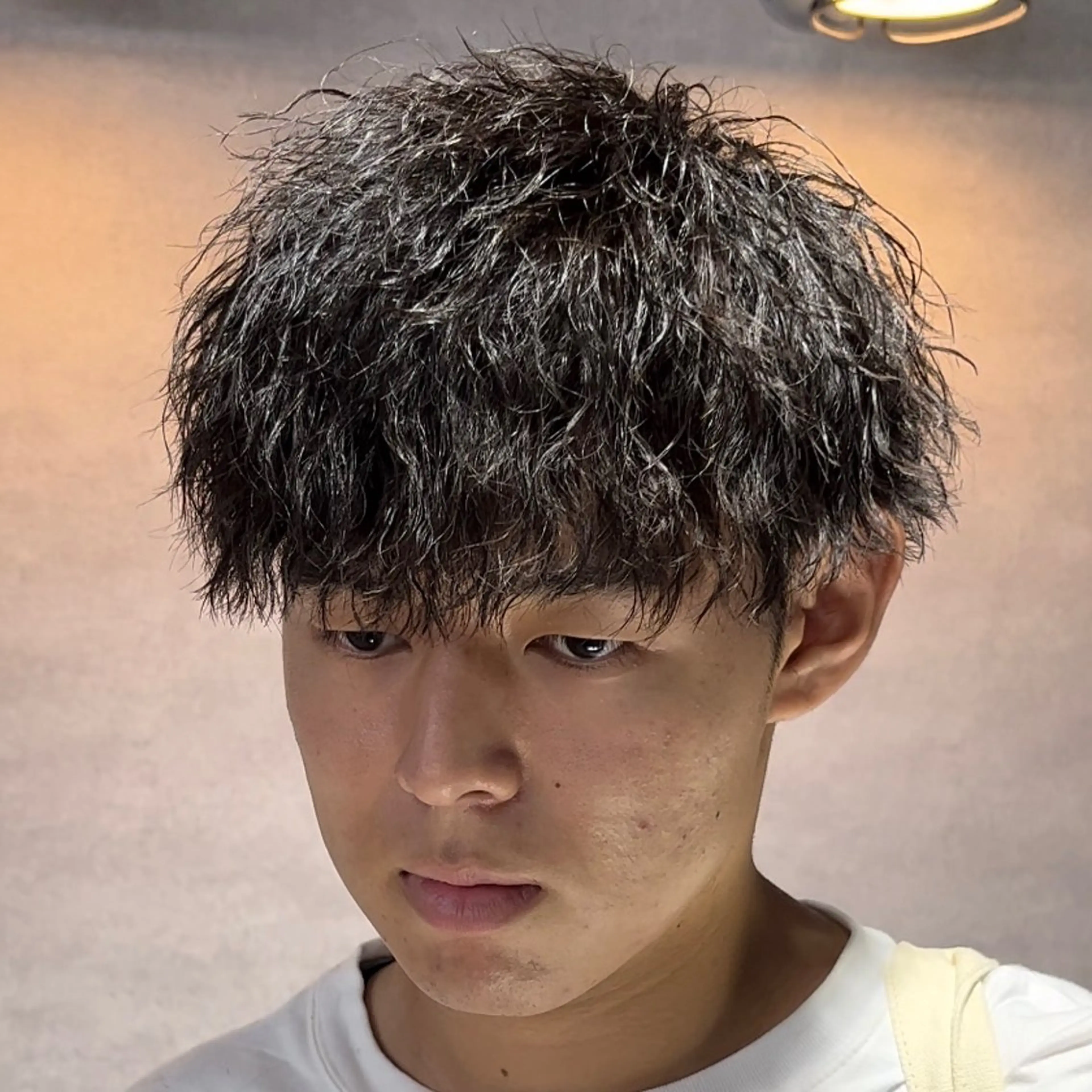 ショート カラー パーマ メンズ カット パーマ ヘッドスパ ヘアセット センターパート マスターかずまのヘアスタイル