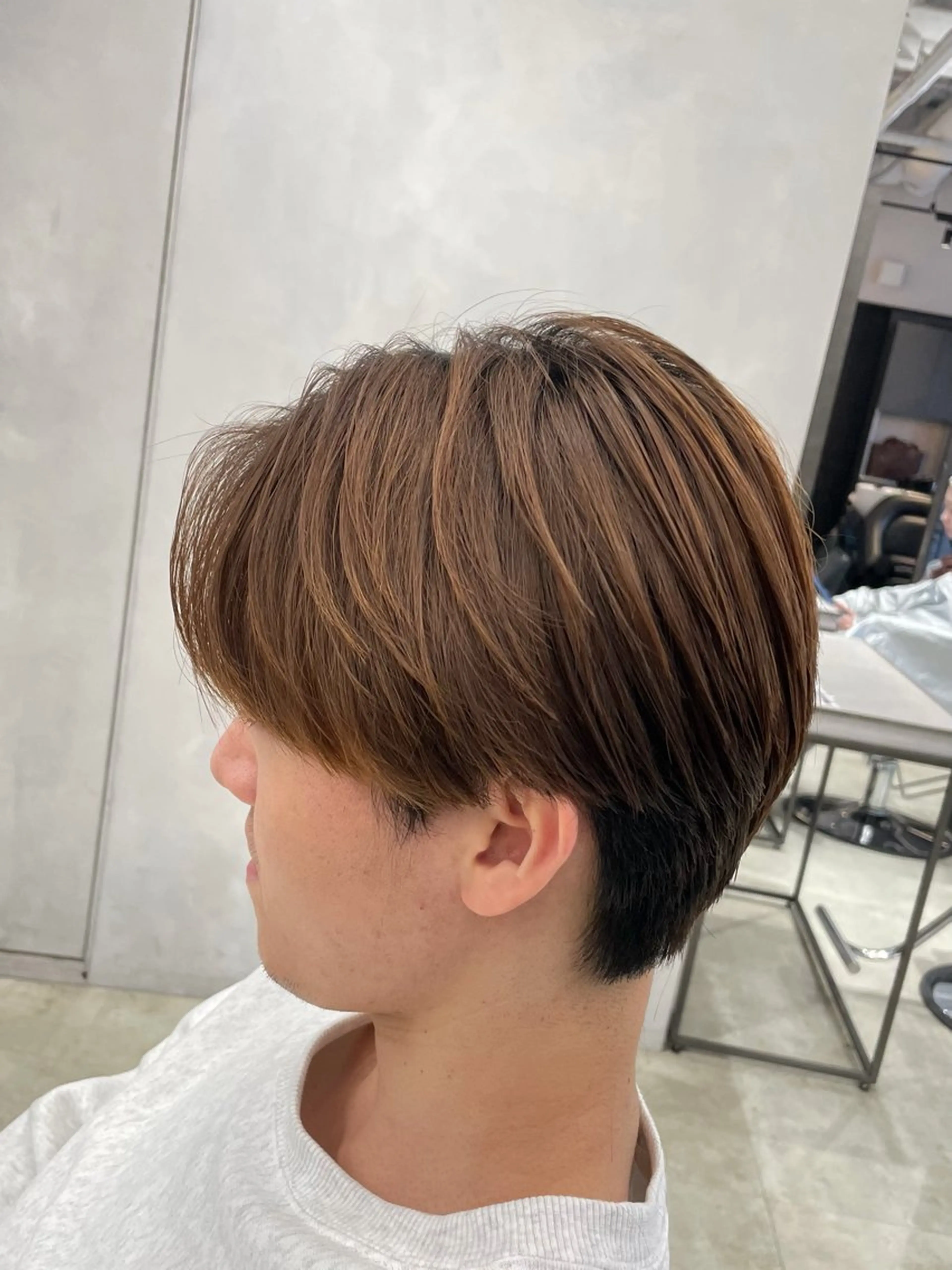 ショート カラー メンズ センターパート ブラウンカラー 透明感カラー カット ヘアカラー メンズ特化🔥 金子直斗のヘアスタイル