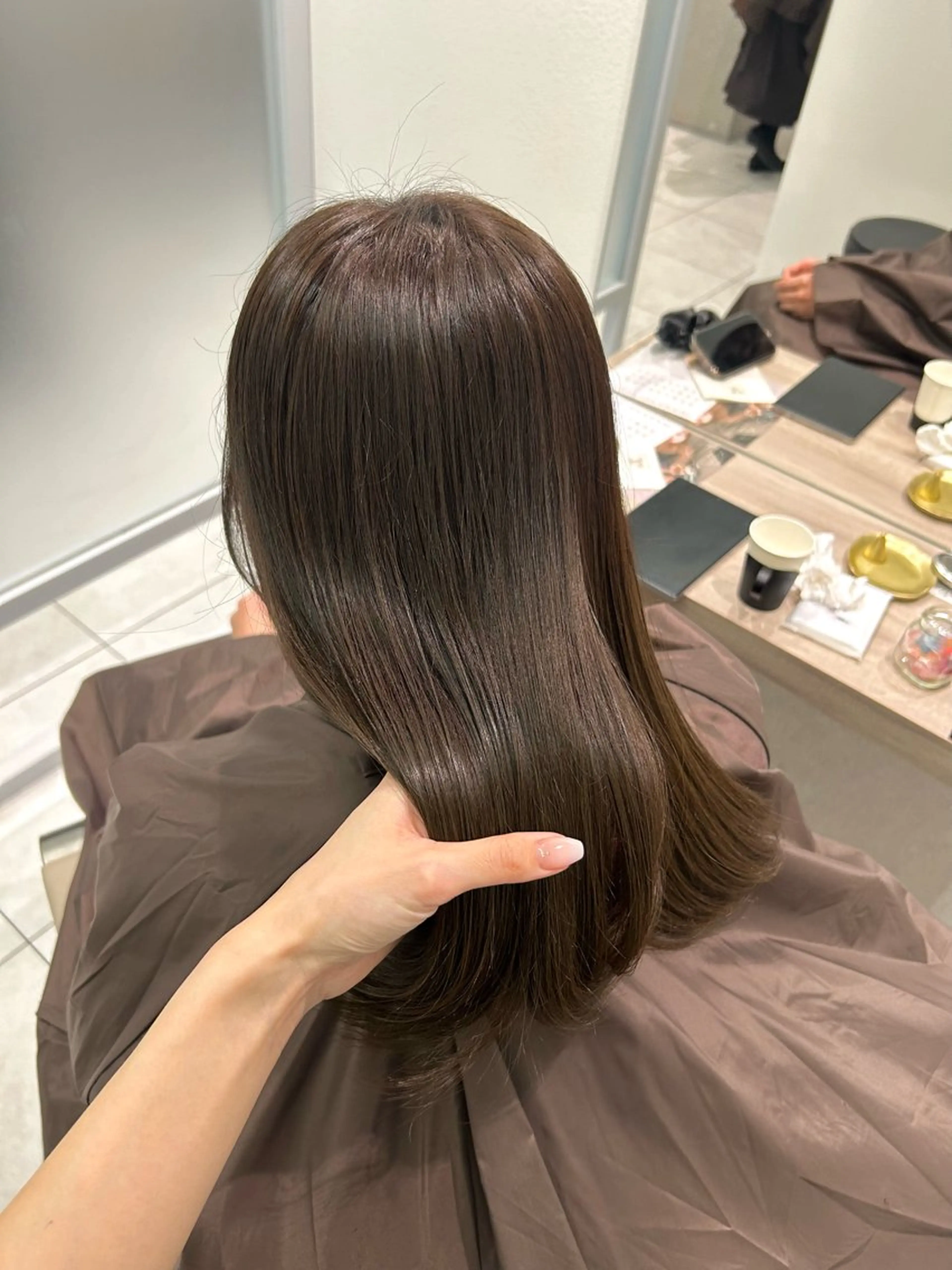 ミディアム カラー オリーブ/アッシュ やわらか透明感カラーのヘアスタイル