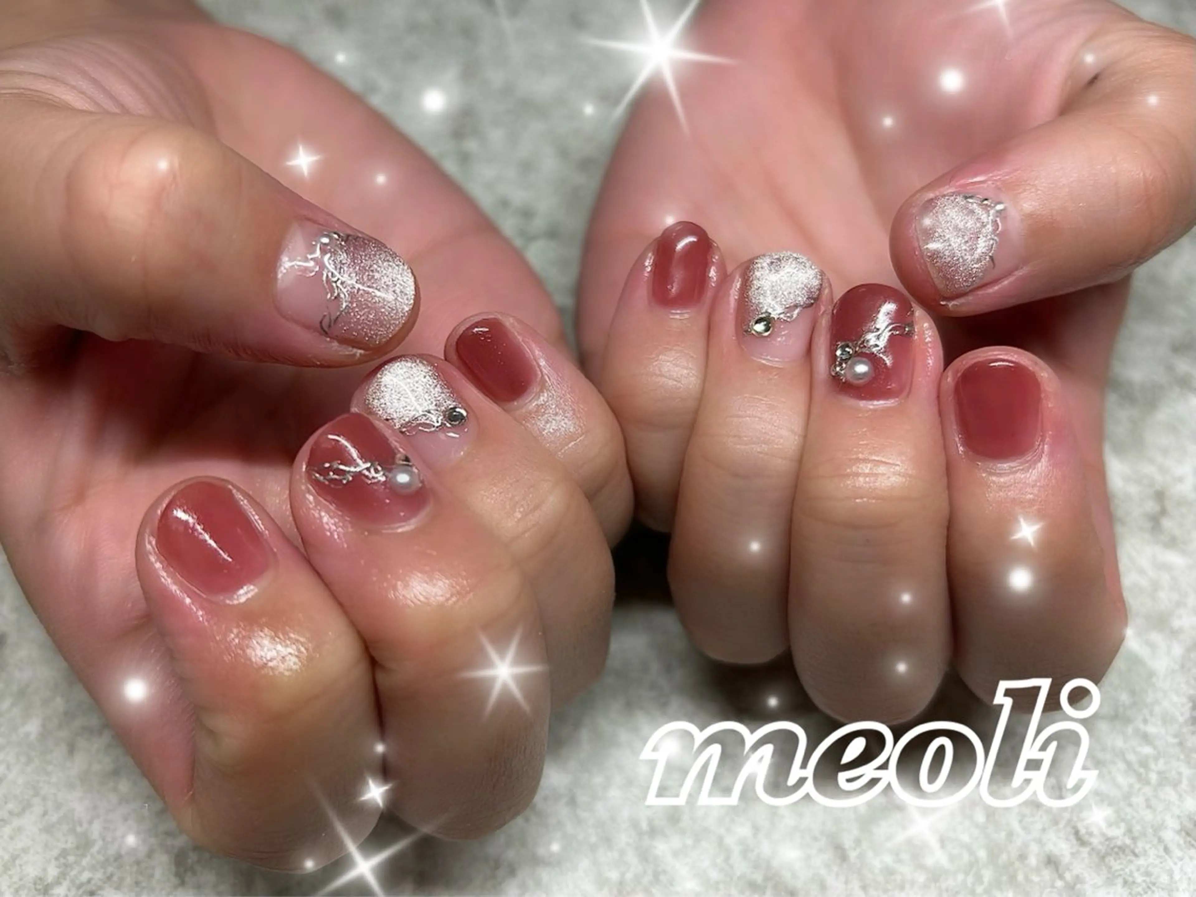 ネイル アートネイル マグネットネイル ミラーネイル 赤色 ハンドネイル nail salon meoli　アヤのネイルデザイン