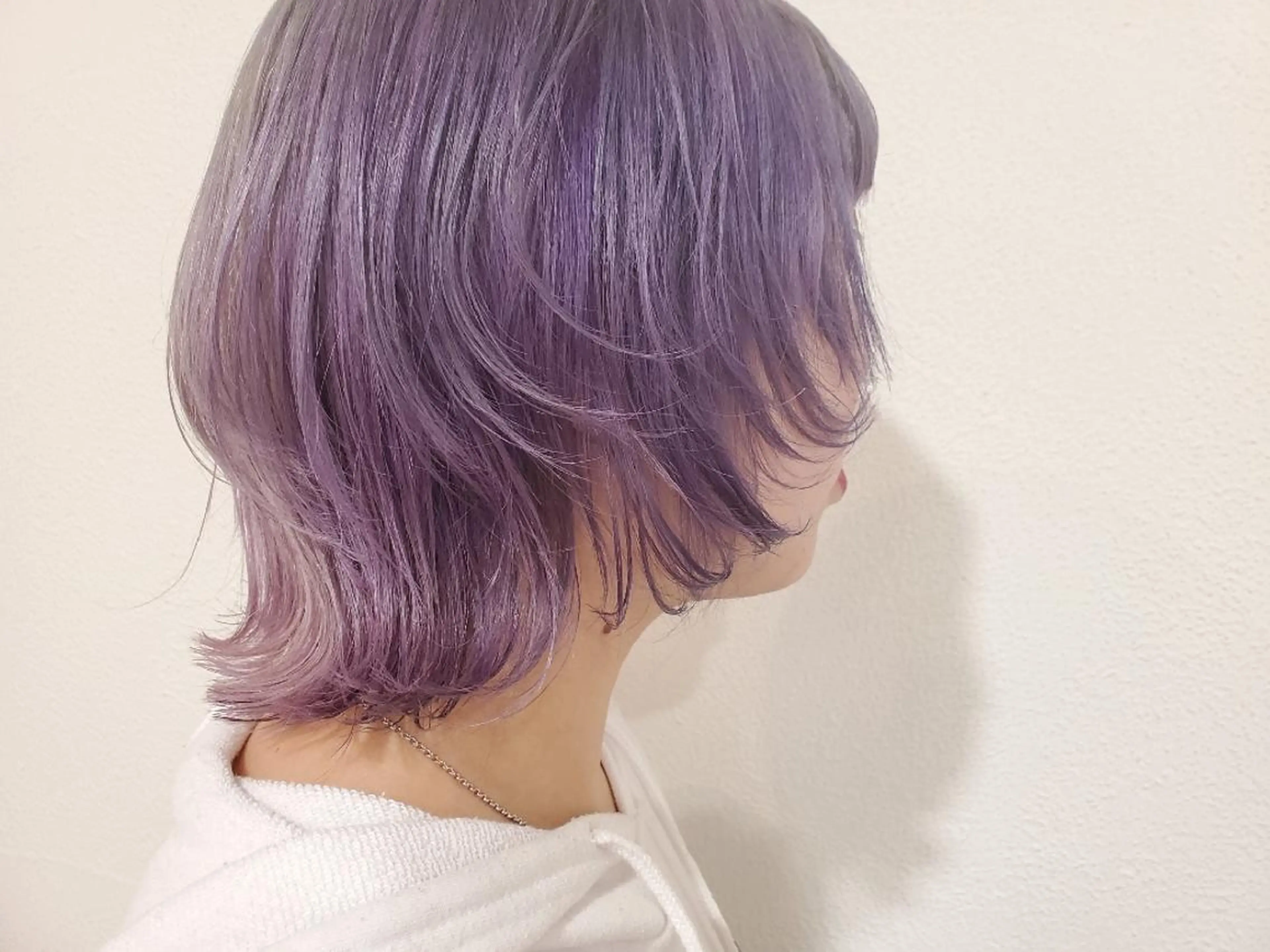 カラー ミディアム ハイトーンカラー レイヤーカット ウルフカット パ ルのヘアスタイル