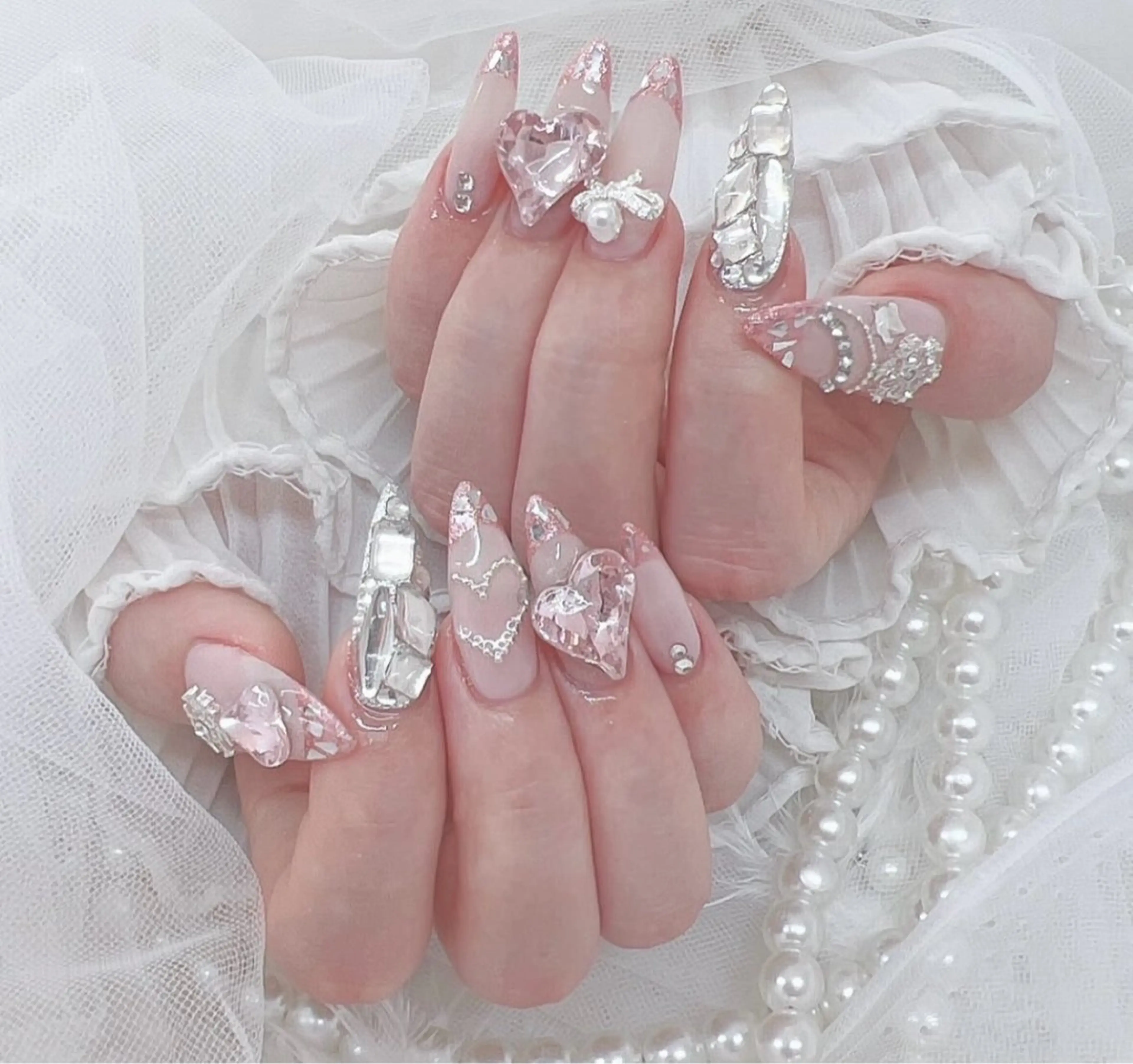 ネイル グラデーション キラキラネイル ワンカラーネイル 冬ネイル Jenn Nail Salonのネイルデザイン