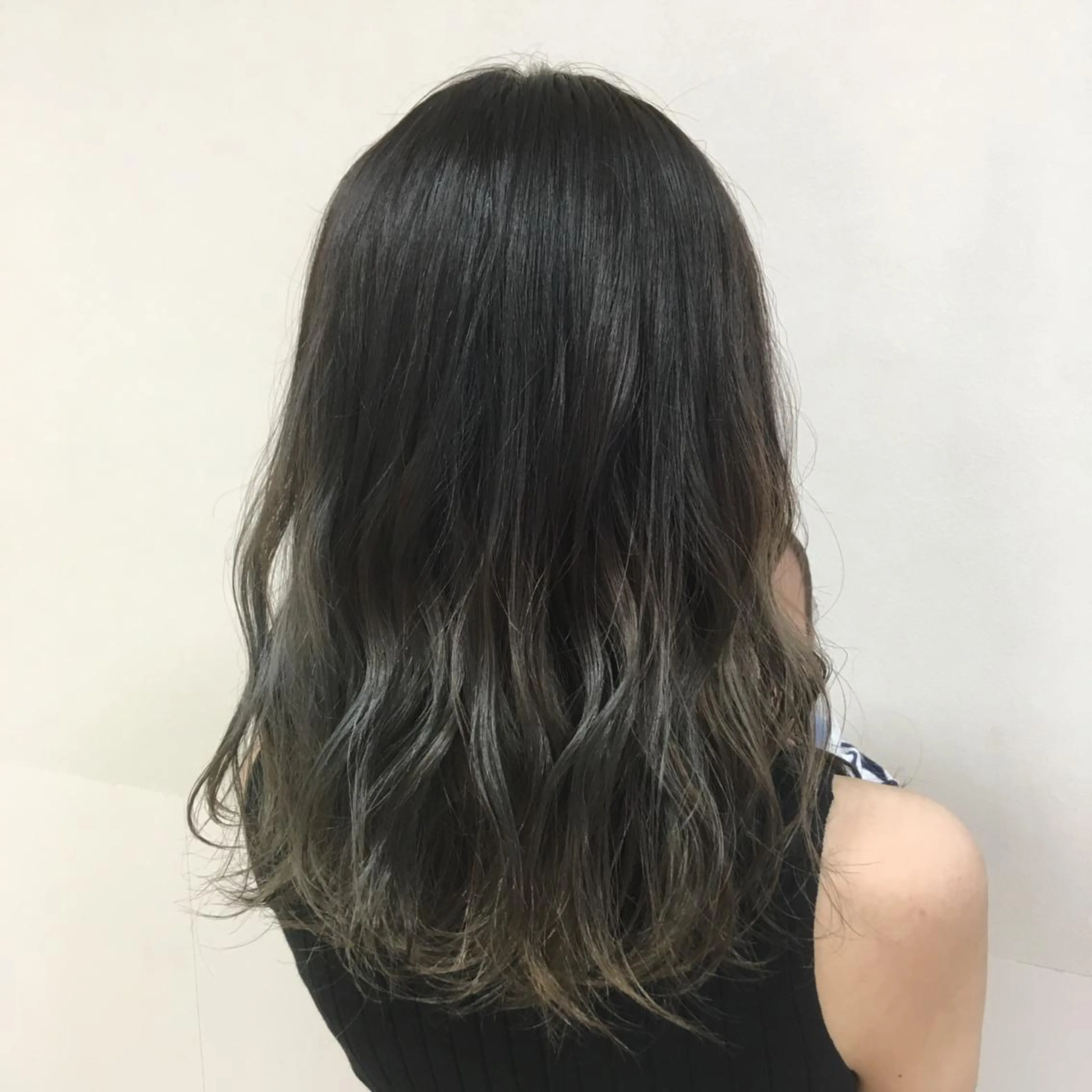 ミディアム カラー ヘアアレンジ ヘアカラー トリートメント 【Sweep】おじま のぞみのヘアスタイル