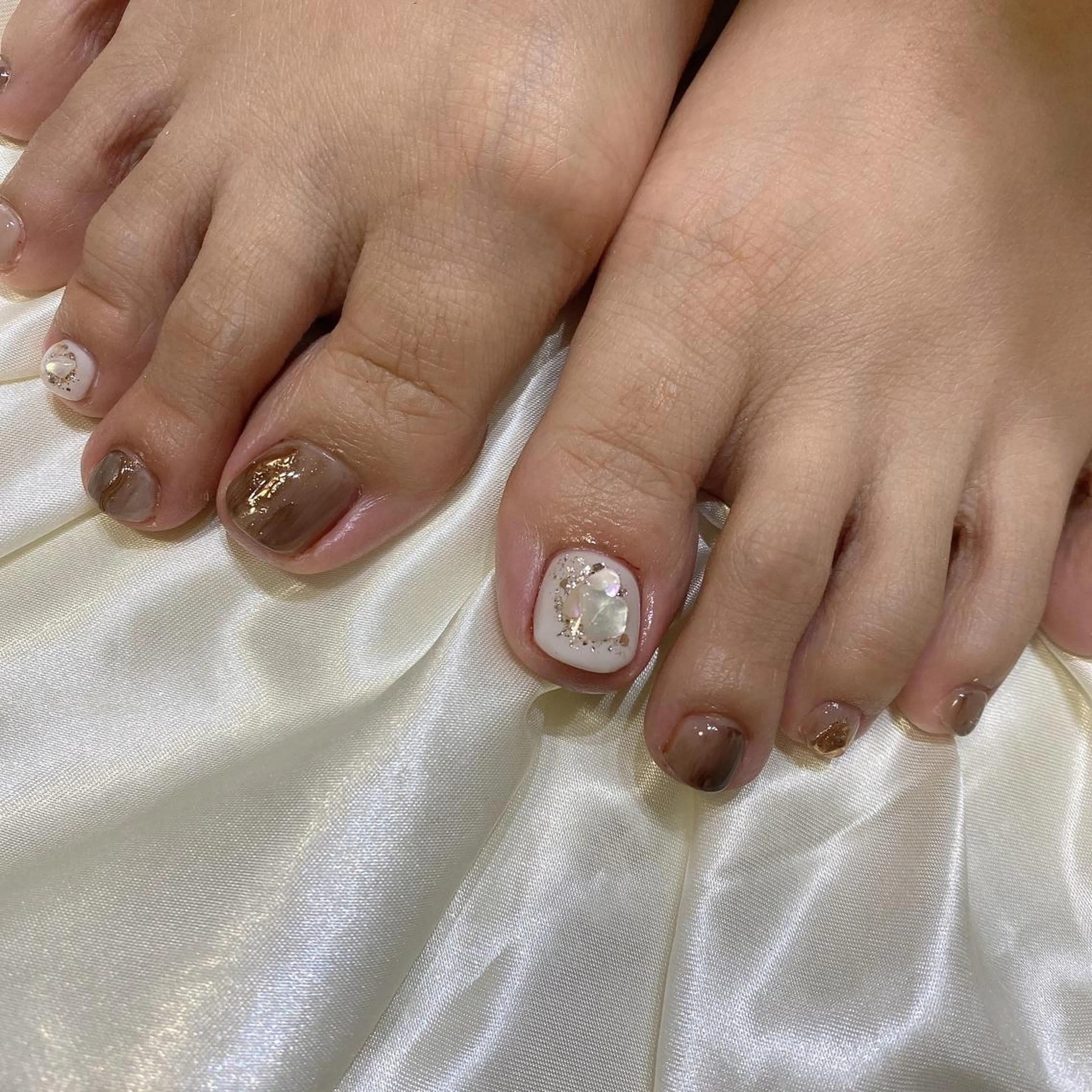 ネイル フットネイル 西岡 杏のネイルデザイン