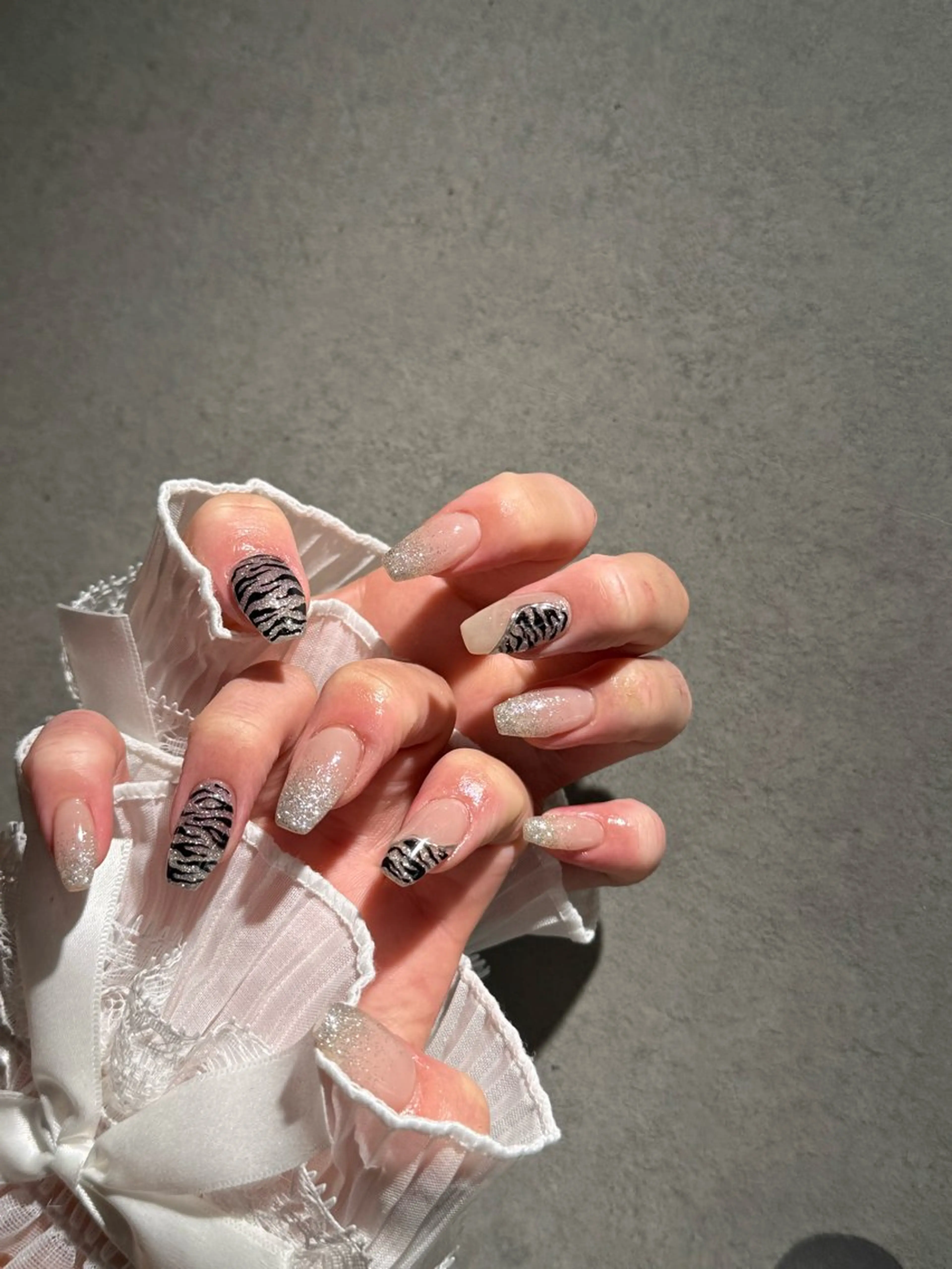 ネイル I-nailロング /ワンホン/キラキラのネイルデザイン