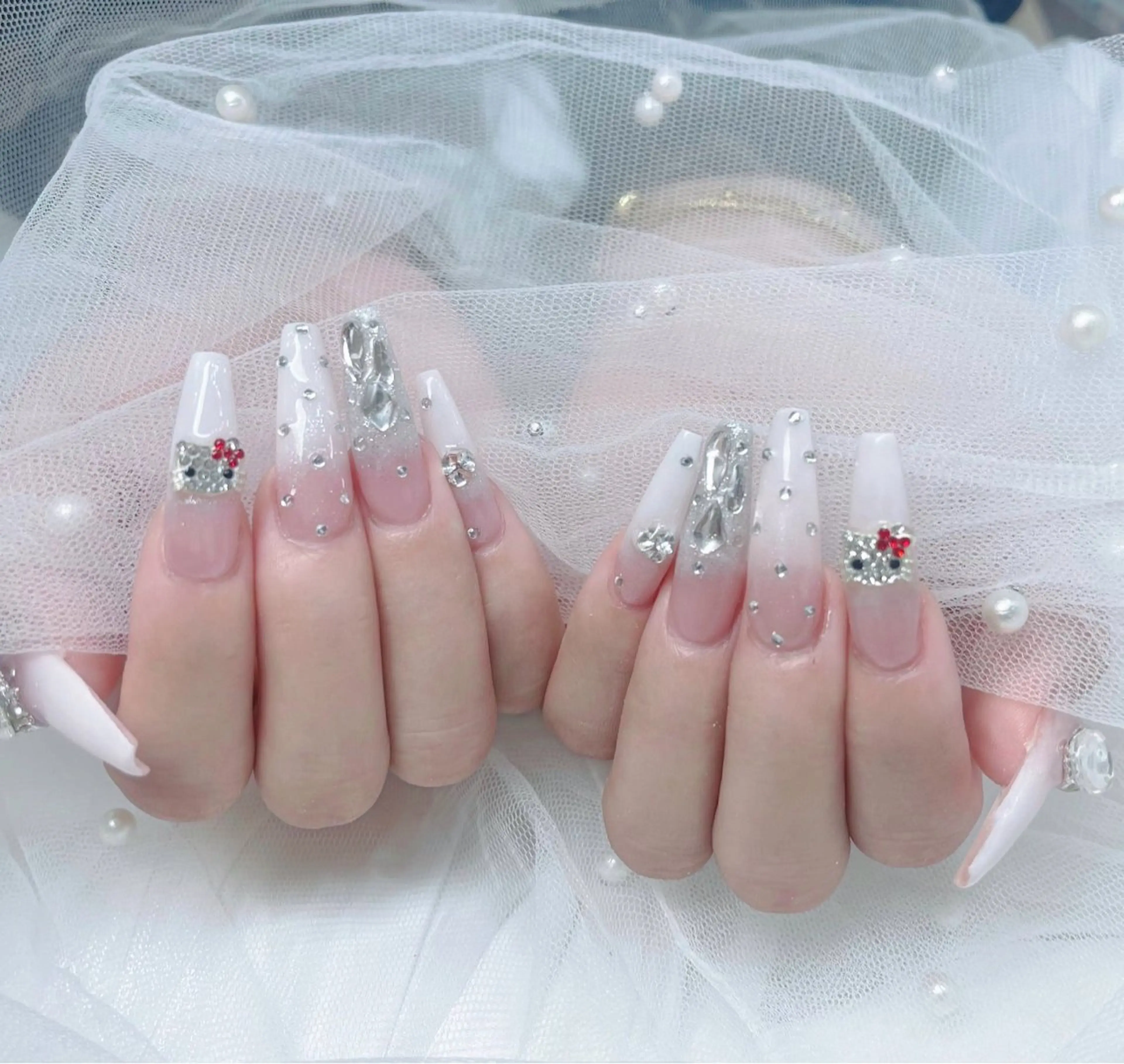 ハンドネイル 波 なみのネイルデザイン