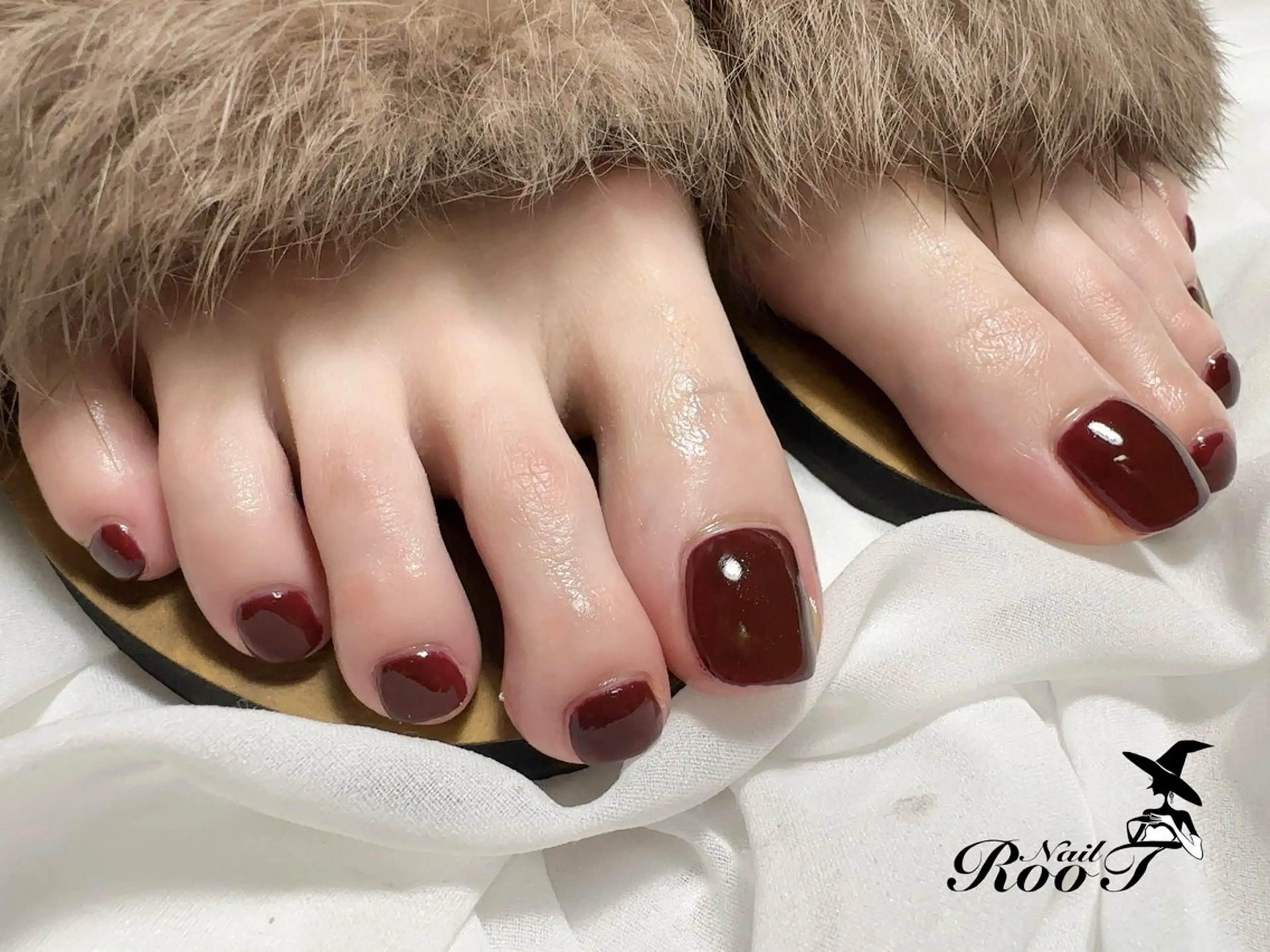 ネイル ボルドー ワンカラーネイル フットネイル RooT Nailのネイルデザイン