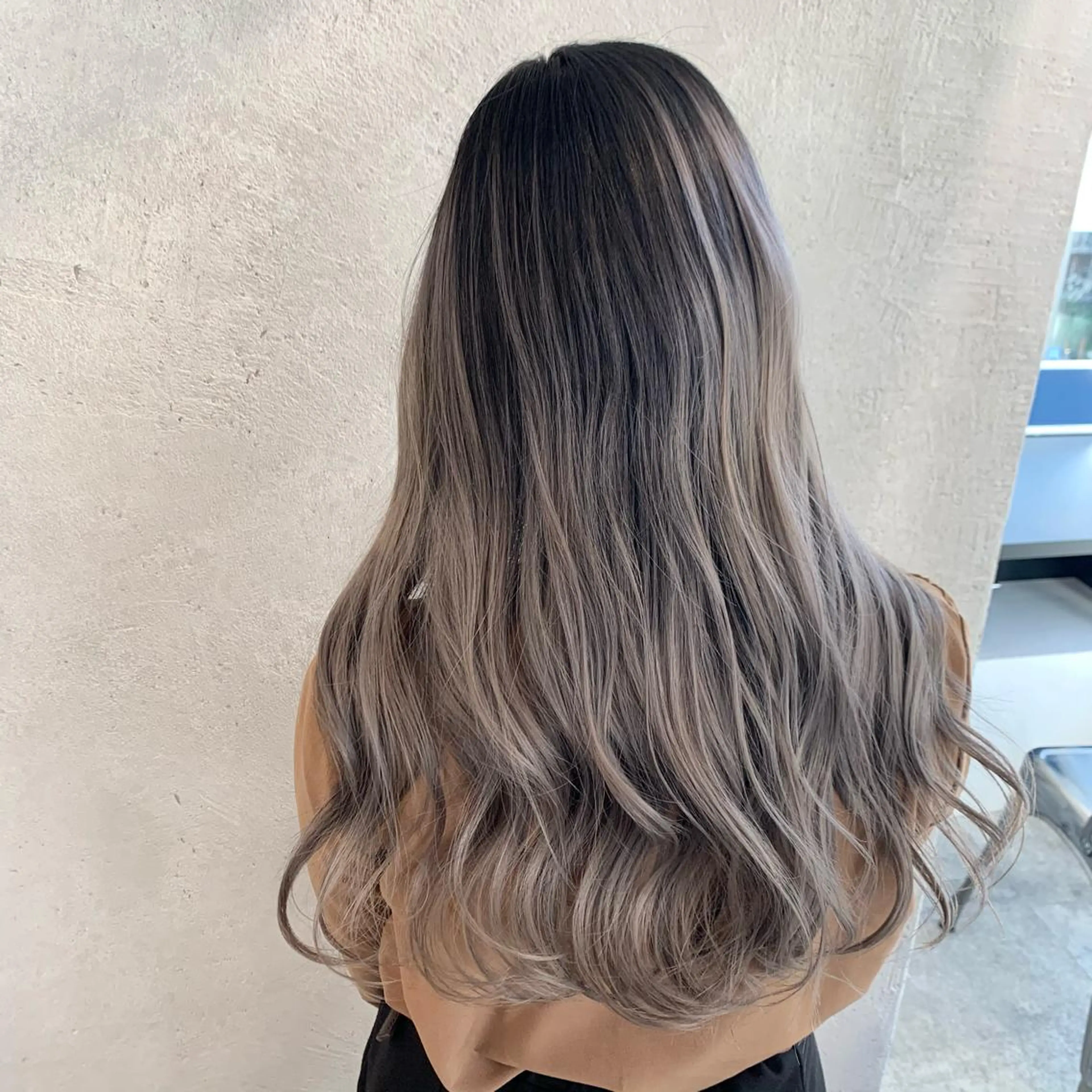 ロング カラー 及川シゲル 髪質改善講師のヘアスタイル