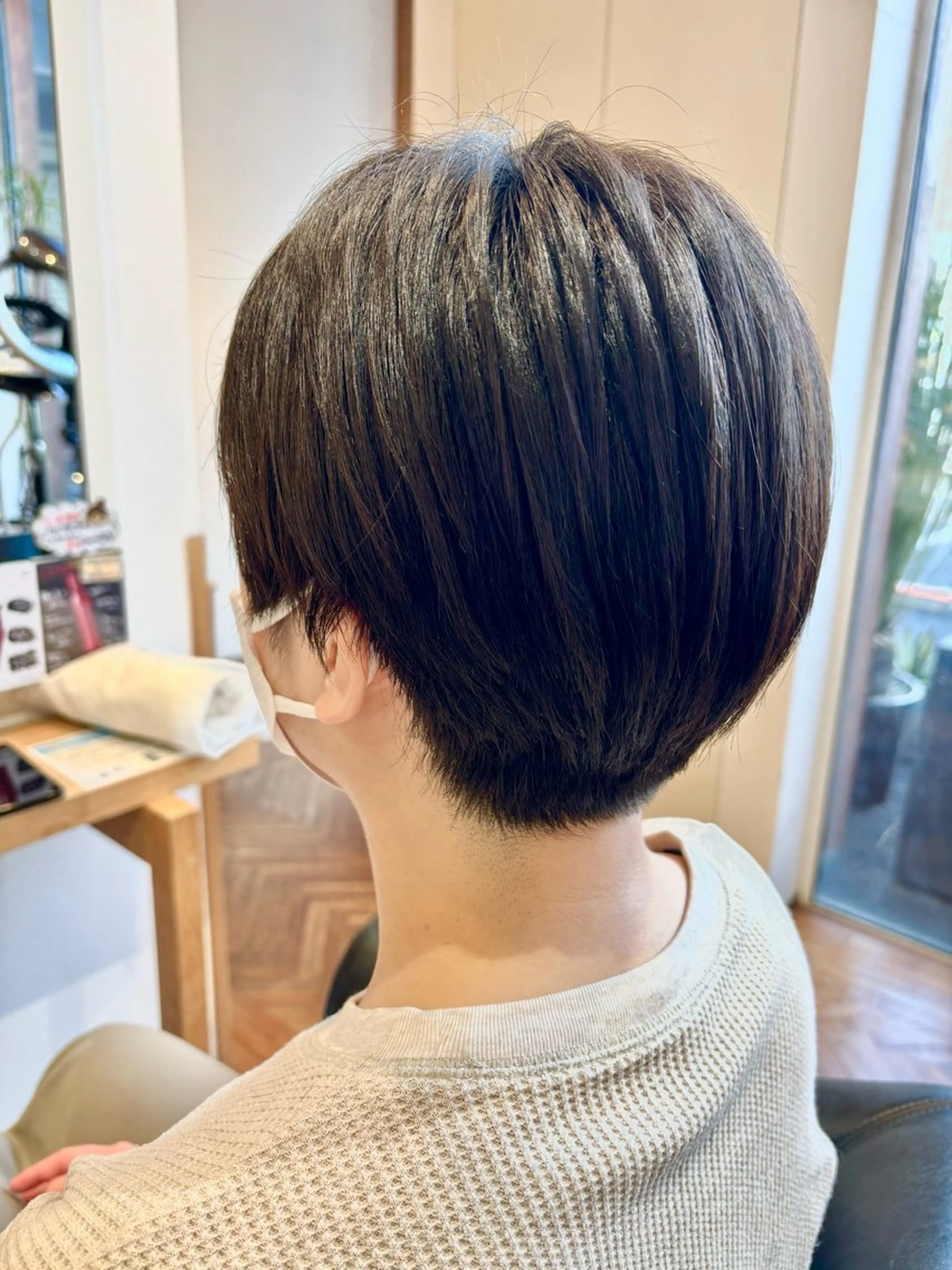 ショート カラー 黒髪 イヤリングカラー イルミナカラー ボブ ショートヘア カット ヘアカラー 秋山知穂🌸縮毛矯正 ショートお任せ🌸のヘアスタイル