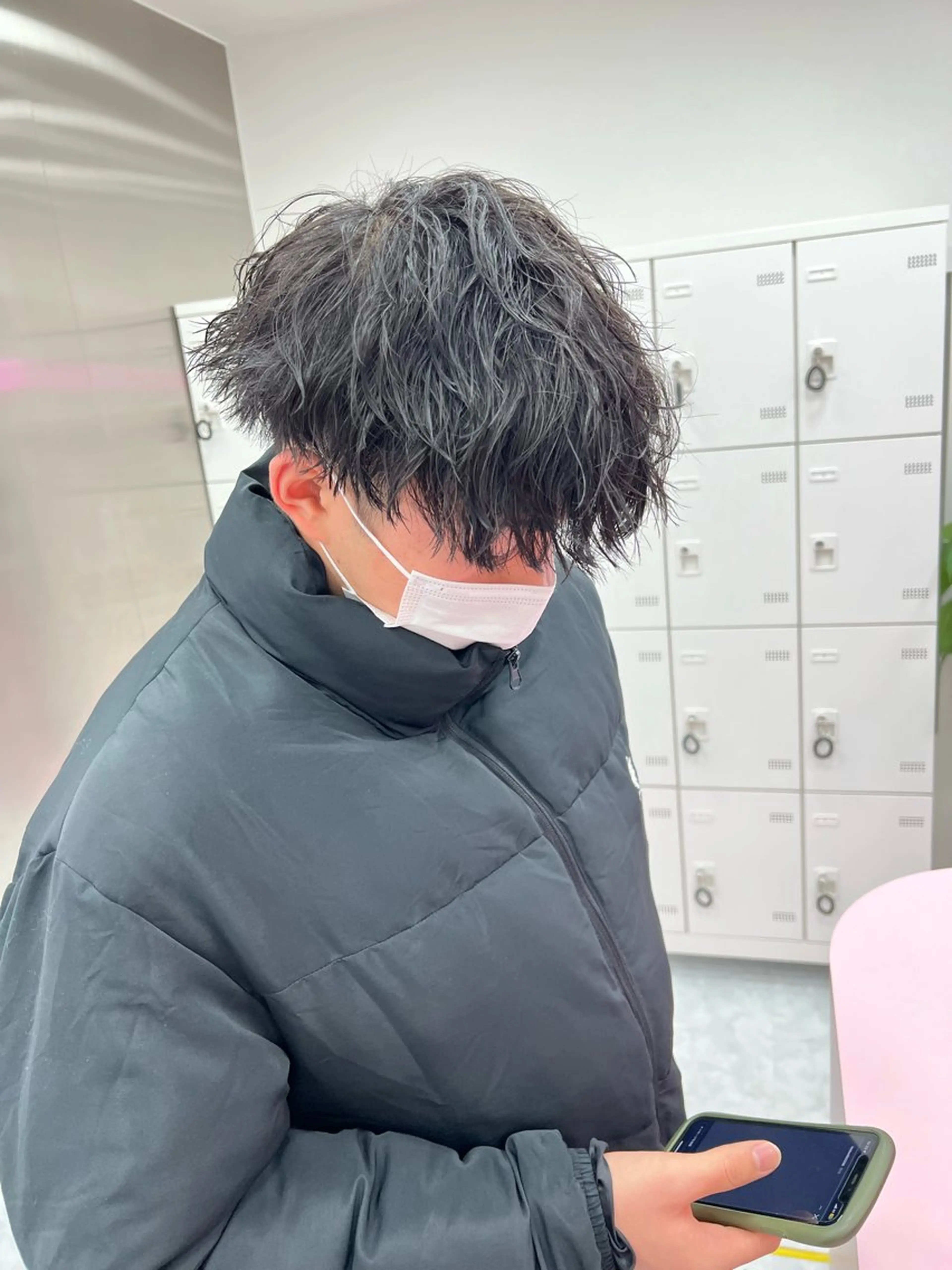 ミディアム パーマ メンズ ミディアムパーマ センターパート メンズ韓国風 韓国マッシュ マッシュウルフ カット ヘアカラー トリートメント ヘッドスパ ヘアセット トレンド/レイヤー うる艶🪞CANDYのヘアスタイル