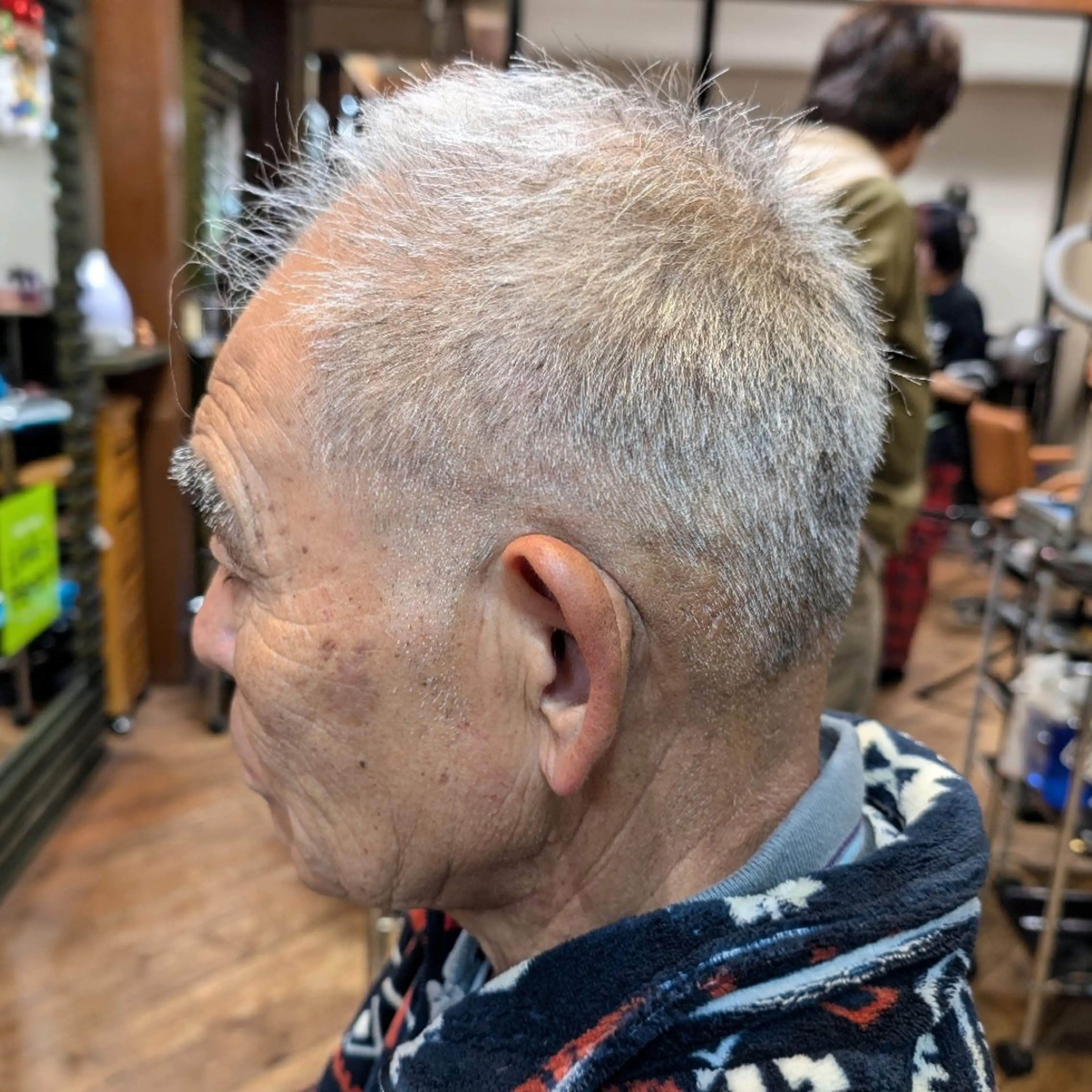 ショート メンズ フェードカット カット 本田 圭輔のヘアスタイル