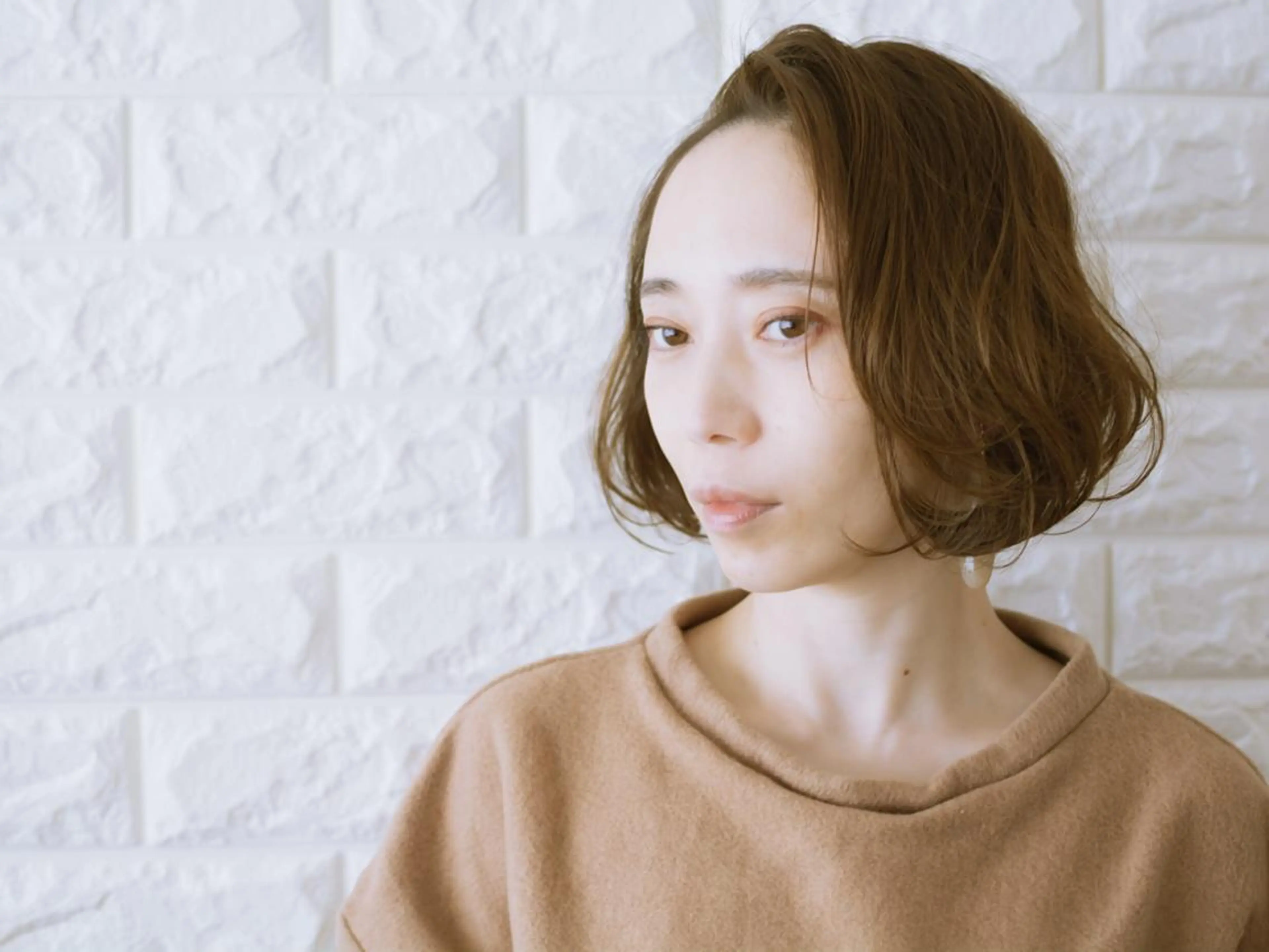 ショート カラー 切りっぱなしボブ ショートボブ ベージュカラー ブルーカラー ブルージュ 撮影モデル 斉藤 正敏のその他イメージ