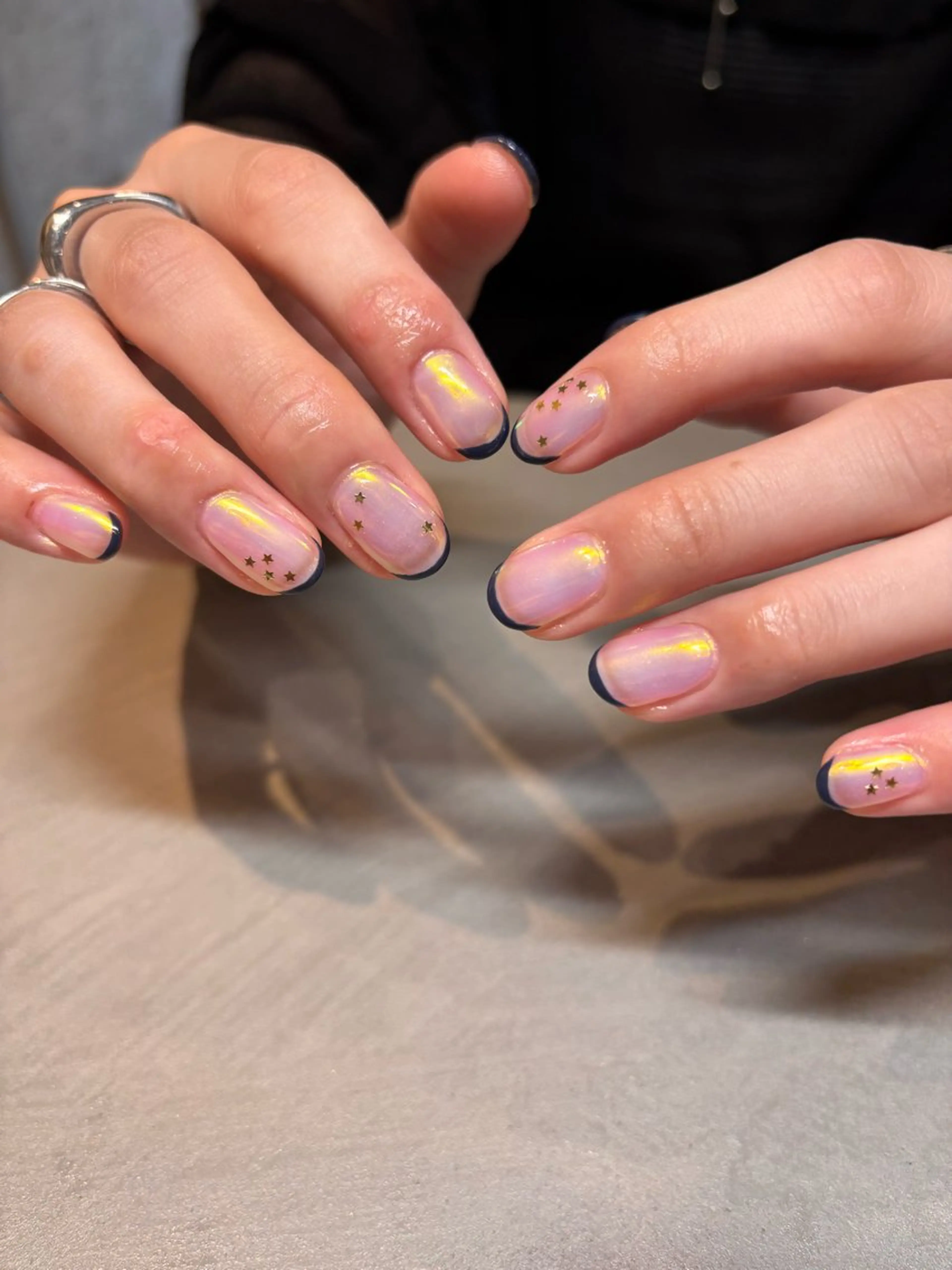 ネイル オーロラネイル フレンチネイル ネイビー atelier TsuMe［アトリエツメ］所属・yoshimura mioのネイルデザイン