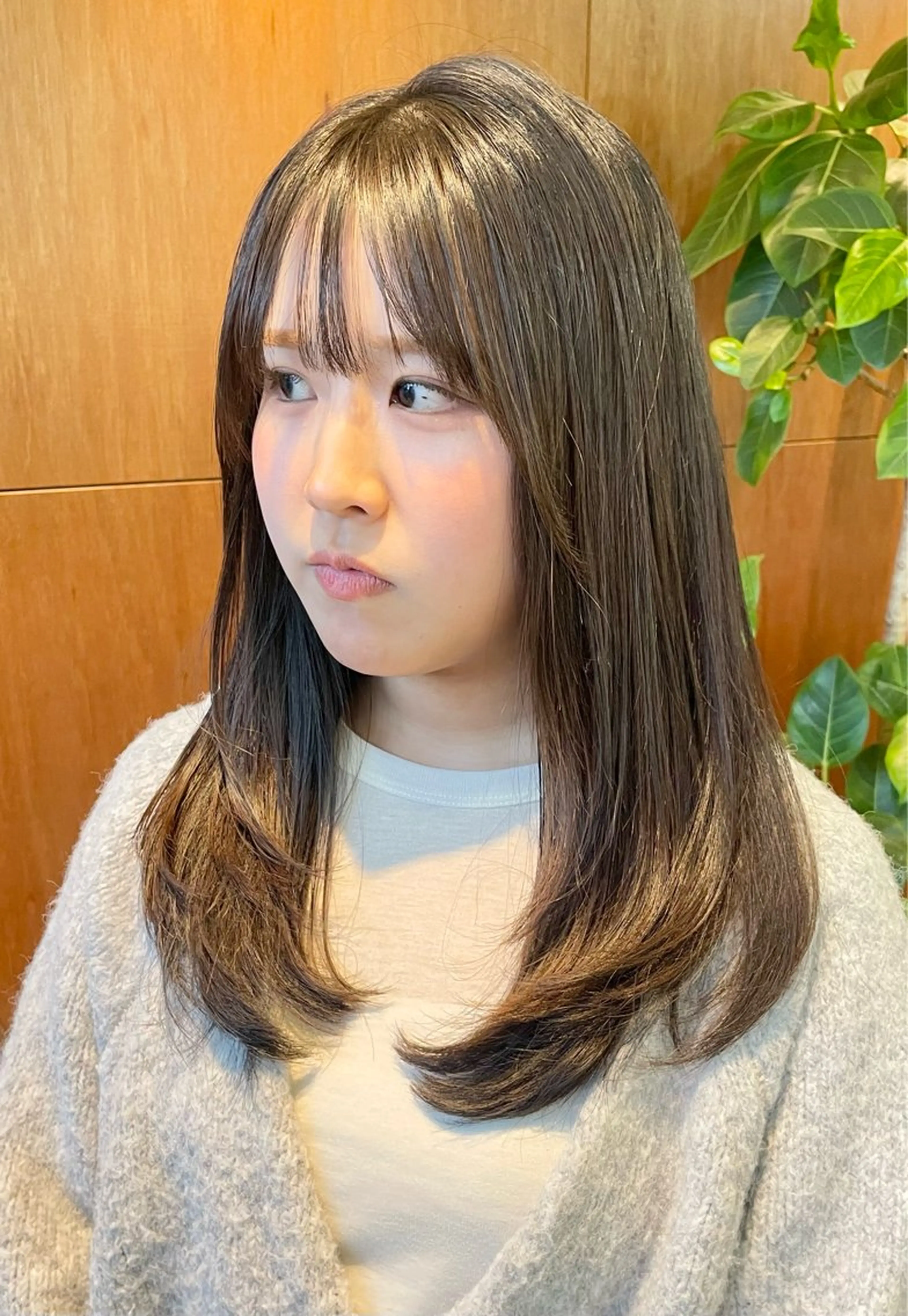 ミディアム 髪質改善 カット ヘアカラー yukii しまむら のぞみのヘアスタイル