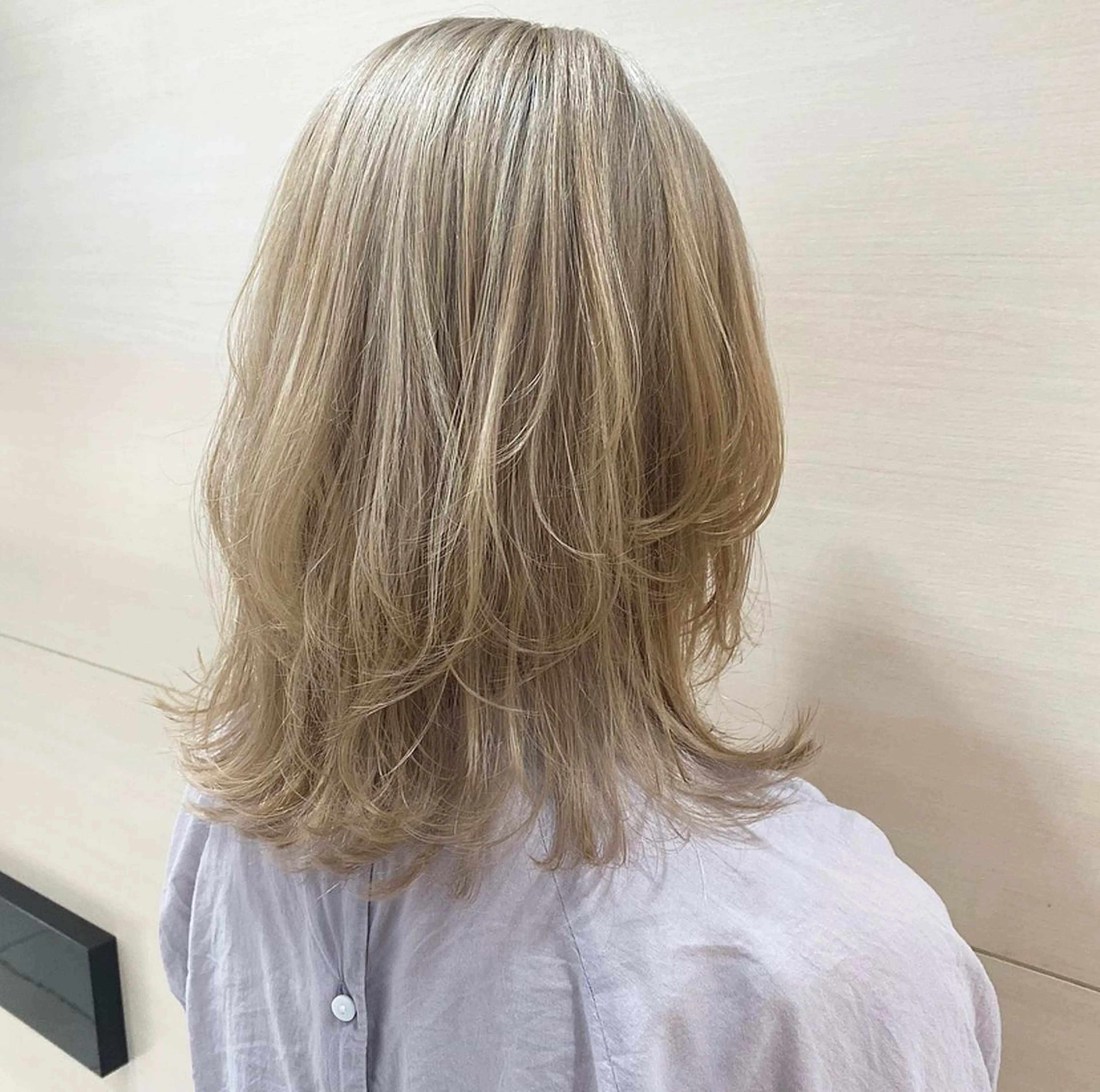 ミディアム カラー 滝本 里実のヘアスタイル