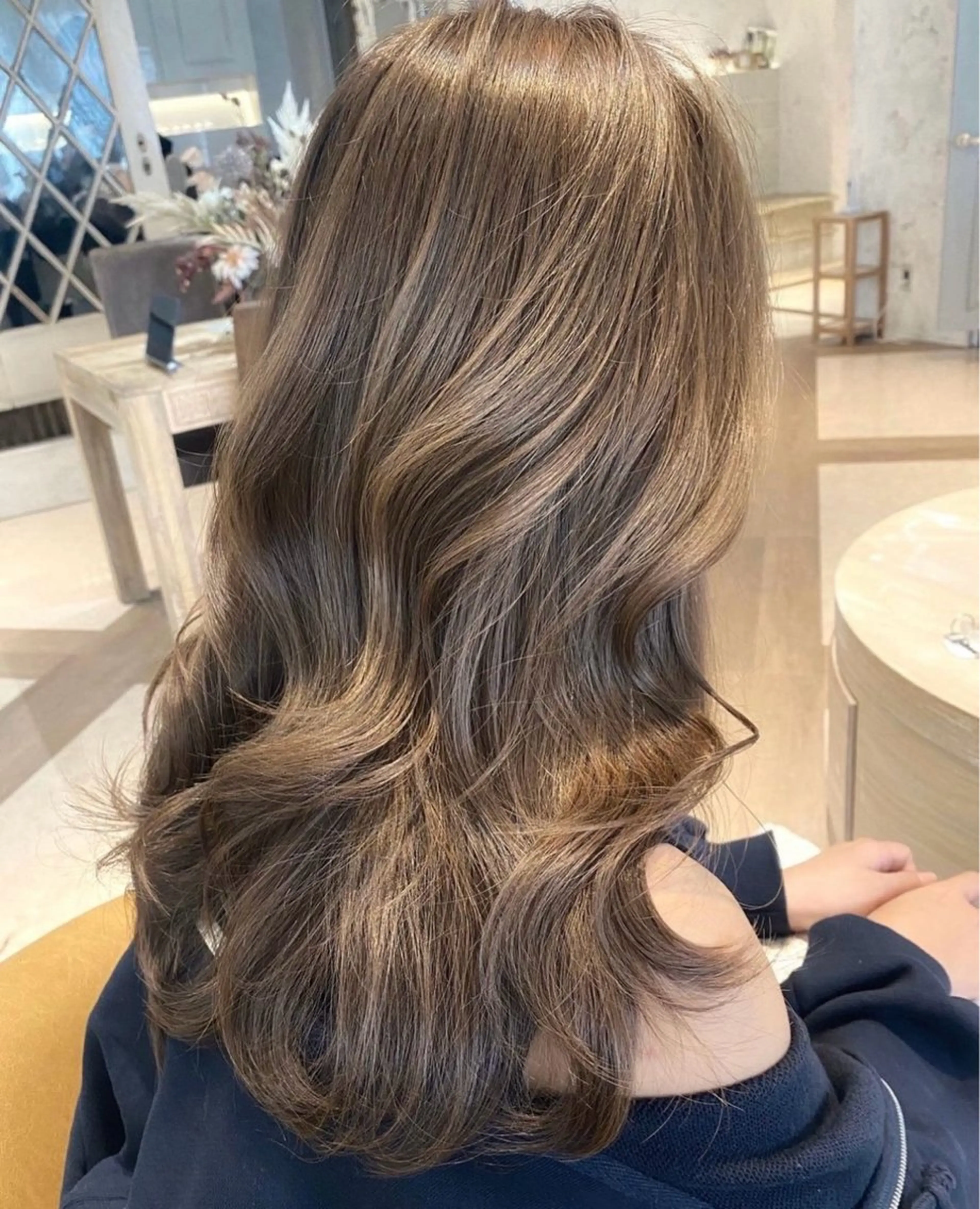 ロング ❤️ブリーチなし💚 ダブルカラー平野実花のヘアスタイル