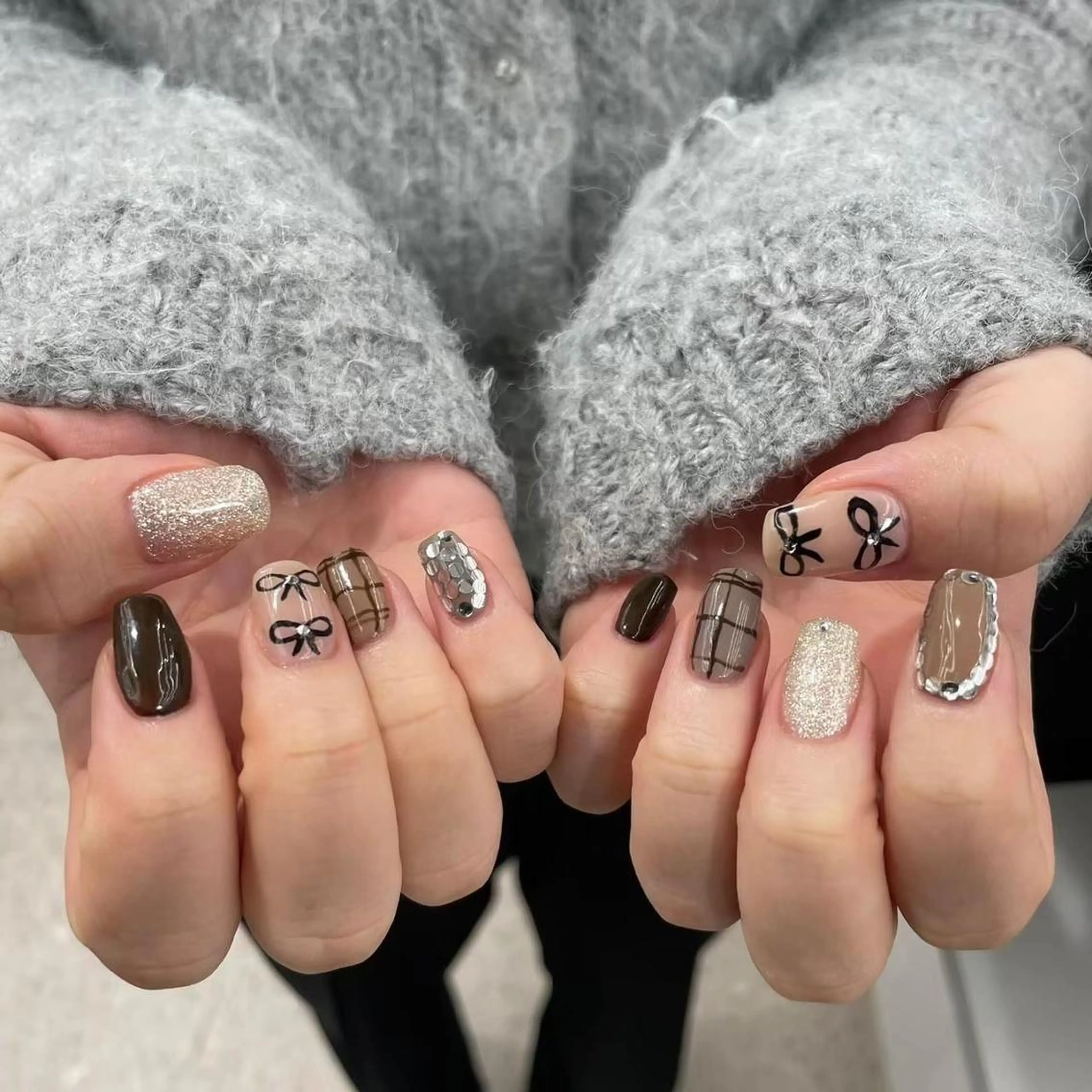 ネイル アートネイル カジュアル ジェルネイル ニュアンスネイル 赤色 ハンドネイル 💎platinum dollまりん💎のマツエク・マツパデザイン