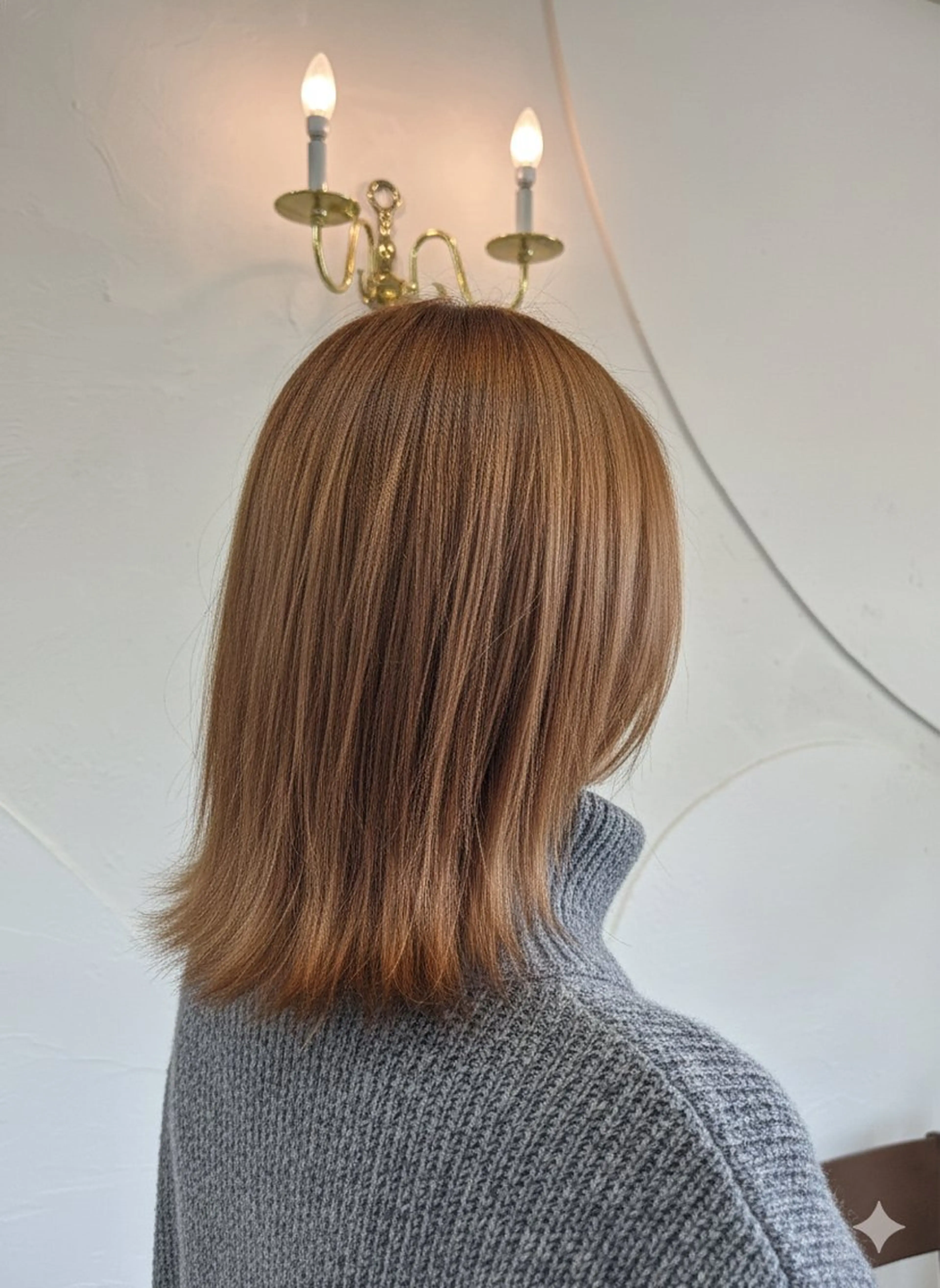 ミディアム カラー 小島 寧心のヘアスタイル