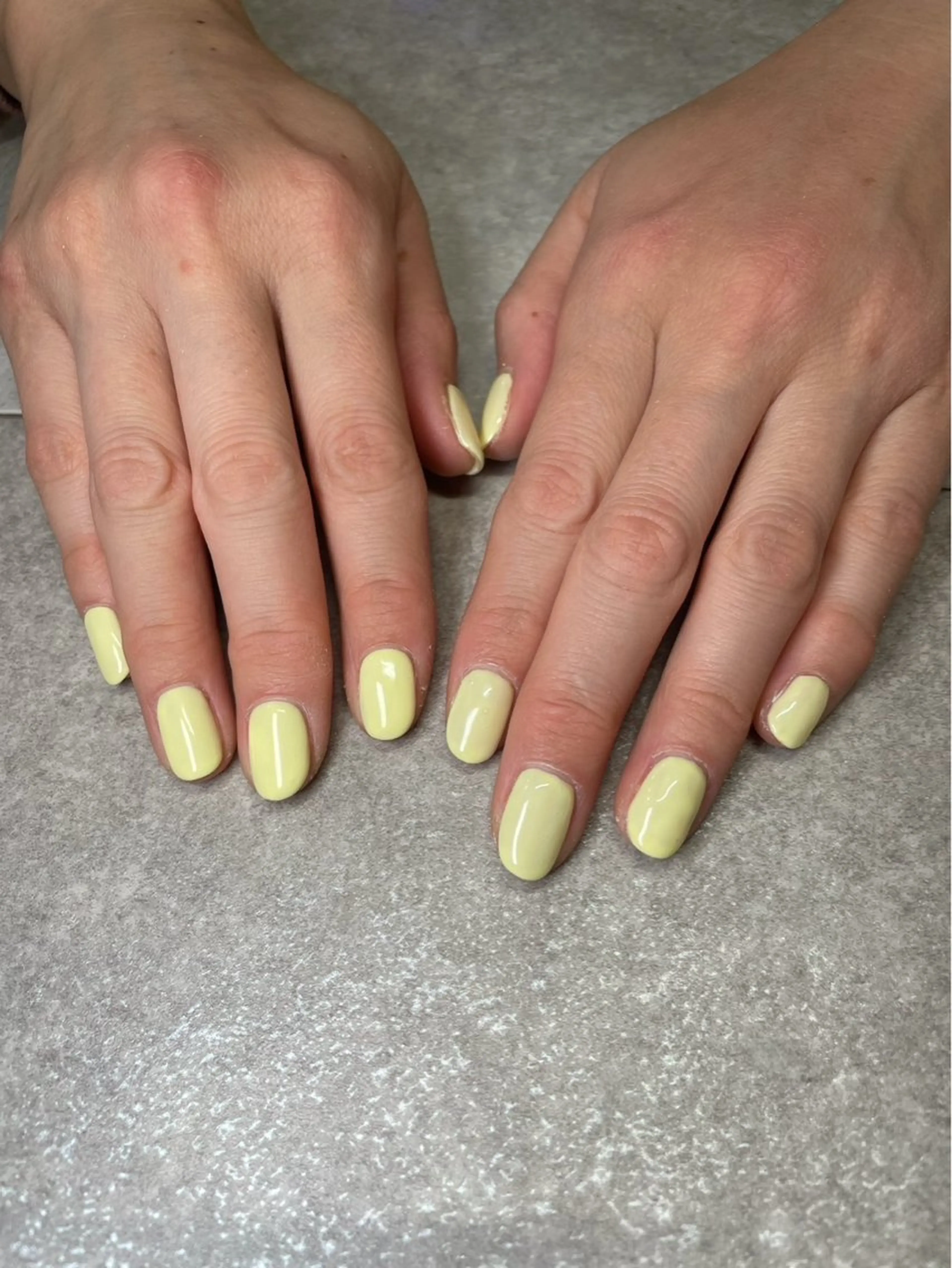 ネイル 三輪 彩美春のネイルデザイン