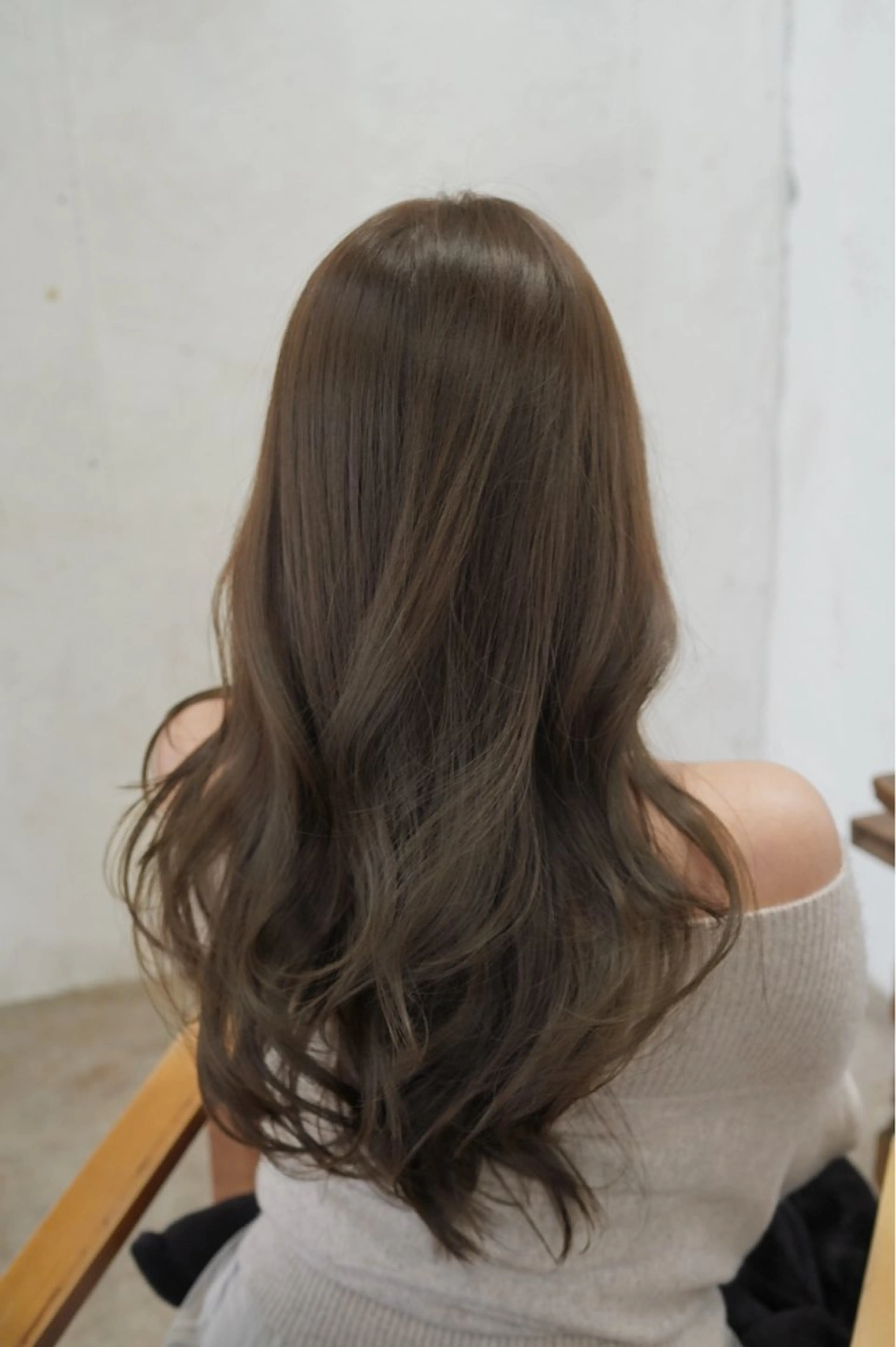 ロング カラー ベージュカラー オリーブベージュ カット ヘアカラー トリートメント 🪞透けヘア髪質改善 艶ベージュ/nagiのヘアスタイル