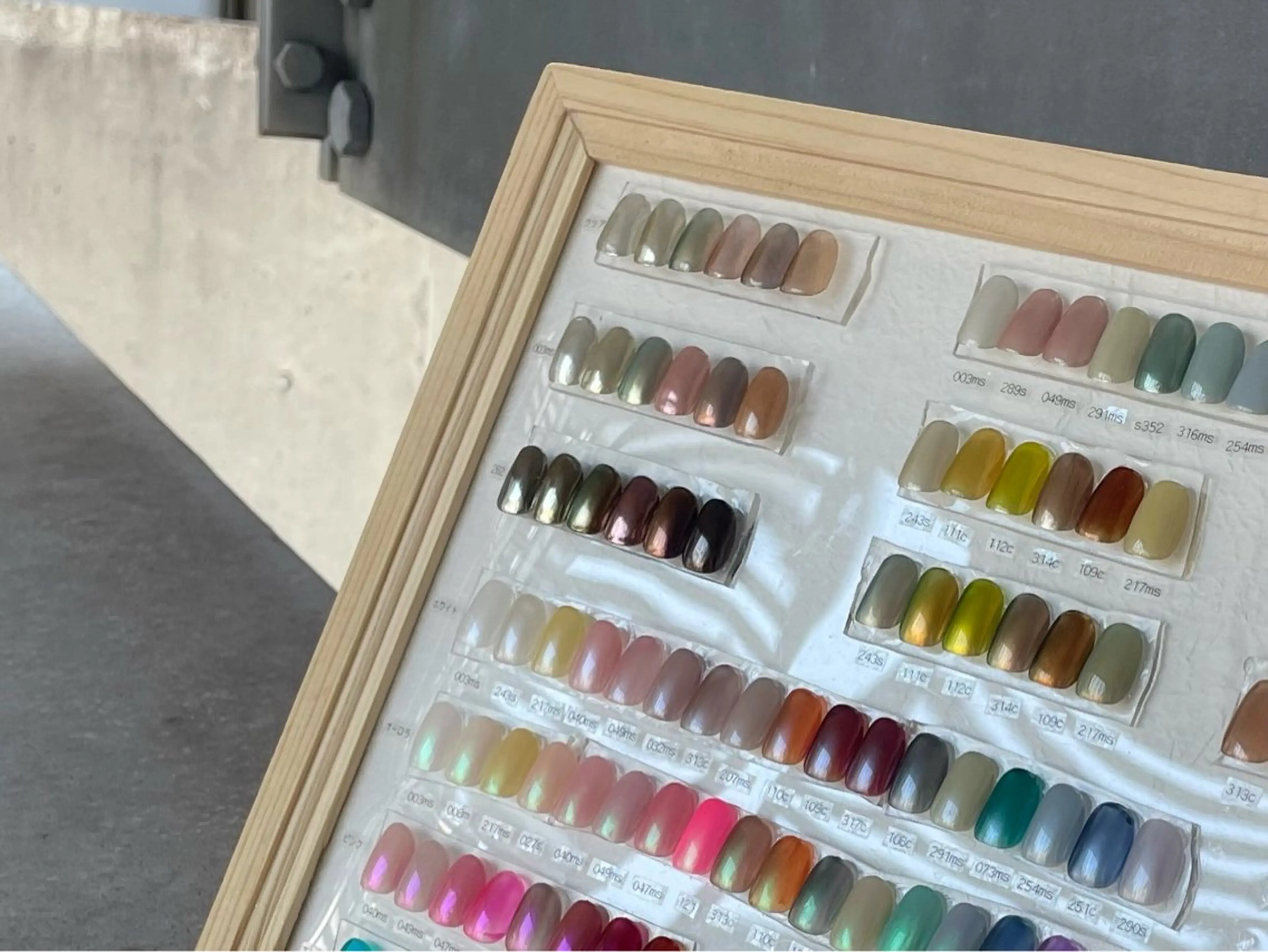 ネイル オーロラネイル ミラーネイル MARU NAIL natsukiのネイルデザイン