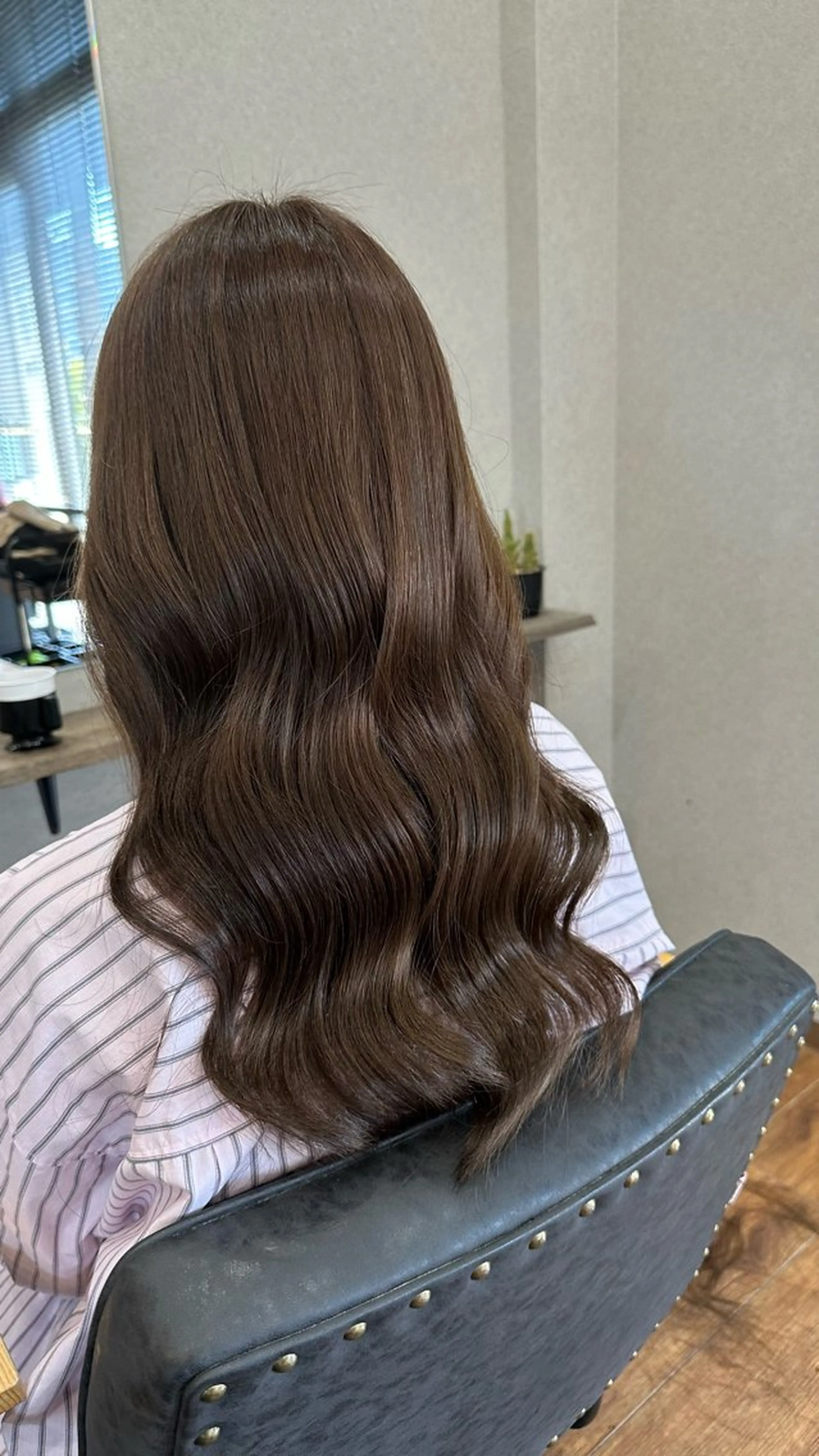 ロング カラー アッシュ アッシュブラウン ブラウンカラー ヘアカラー トリートメント clocca所属・鵜飼 真伍のヘアスタイル