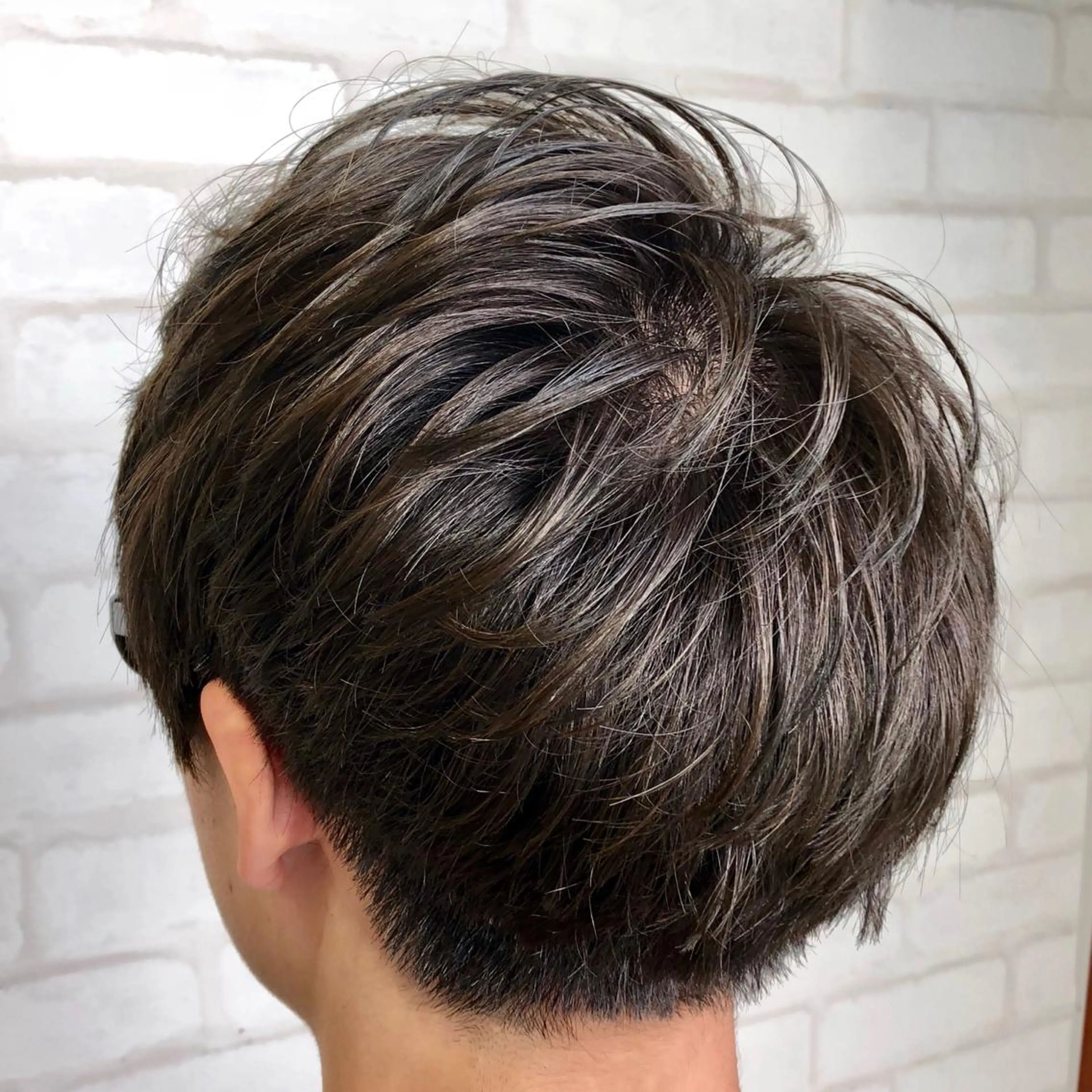 ショート カラー メンズ アッシュ アッシュグレー イルミナカラー 北脇 健治のヘアスタイル