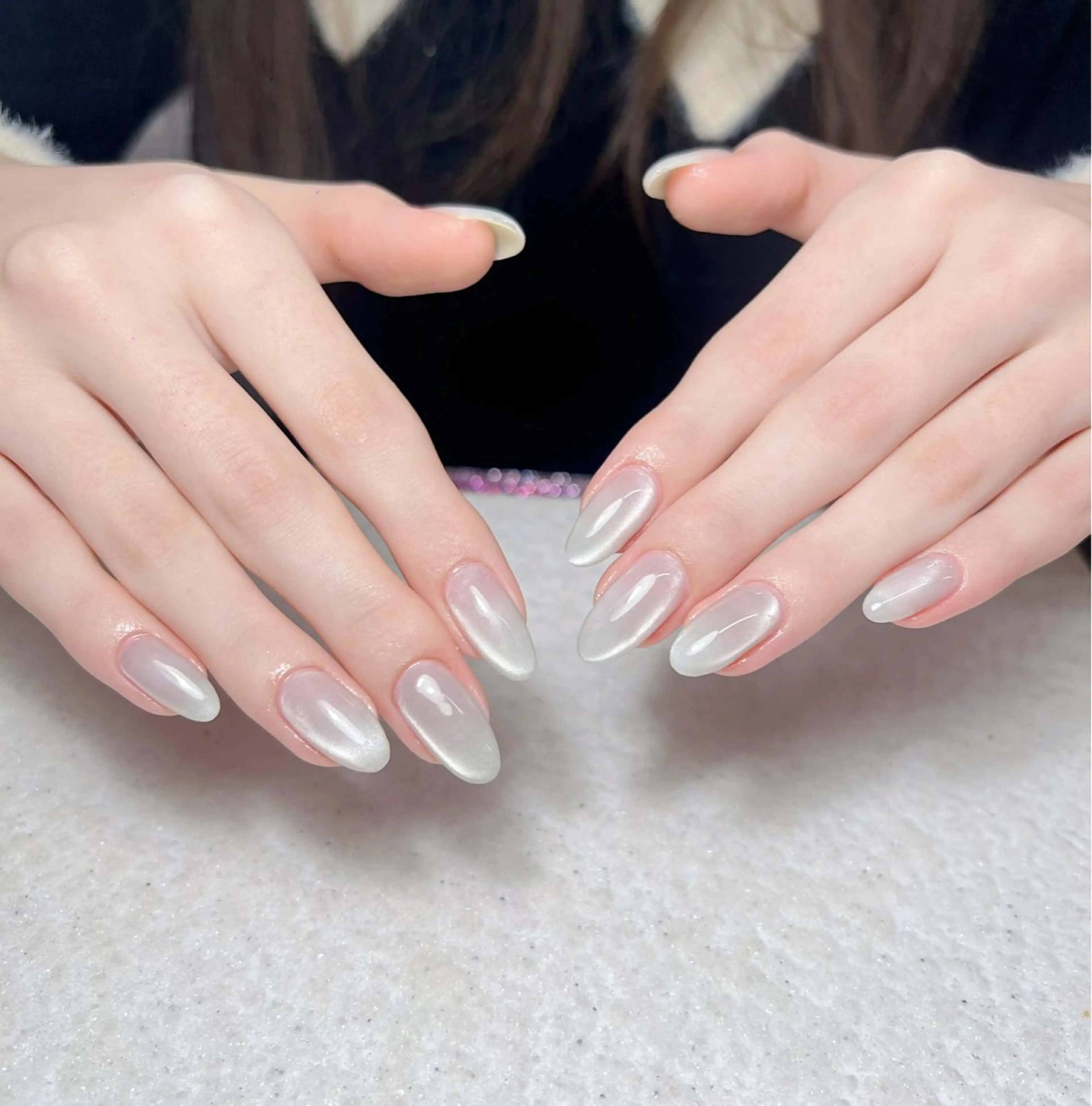 ネイル オーロラネイル ブルー チークネイル フットネイル フレンチネイル ハンドネイル Ami 68のネイルデザイン